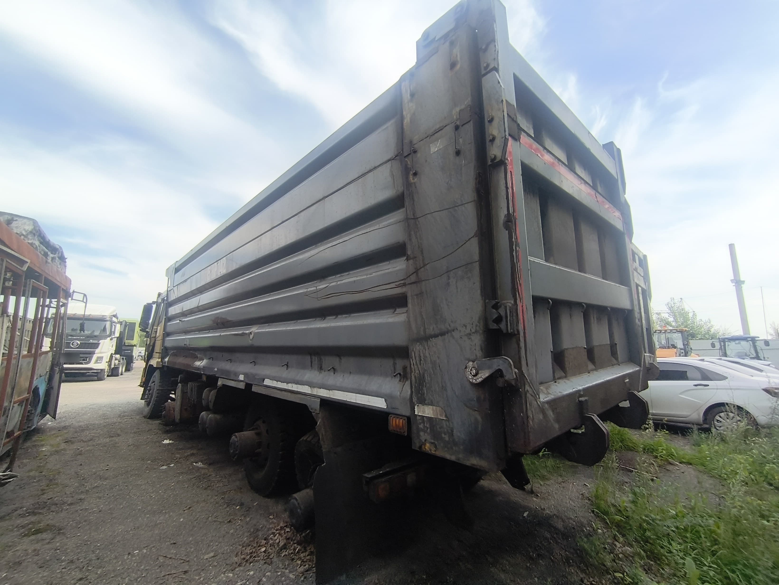 Shacman (Shaanxi) SX* 8x4 Самосвал - 4