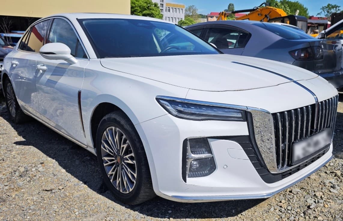 Hongqi H5 - 2