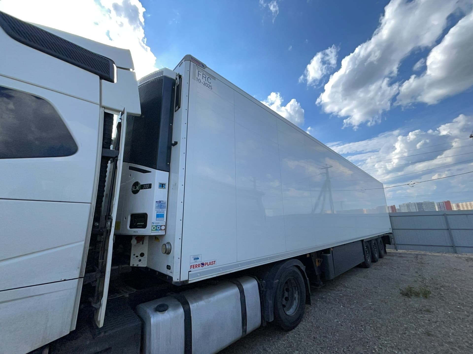 Schmitz Cargobull SKO 24 Полуприцеп Изотермический/рефрижератор - 1