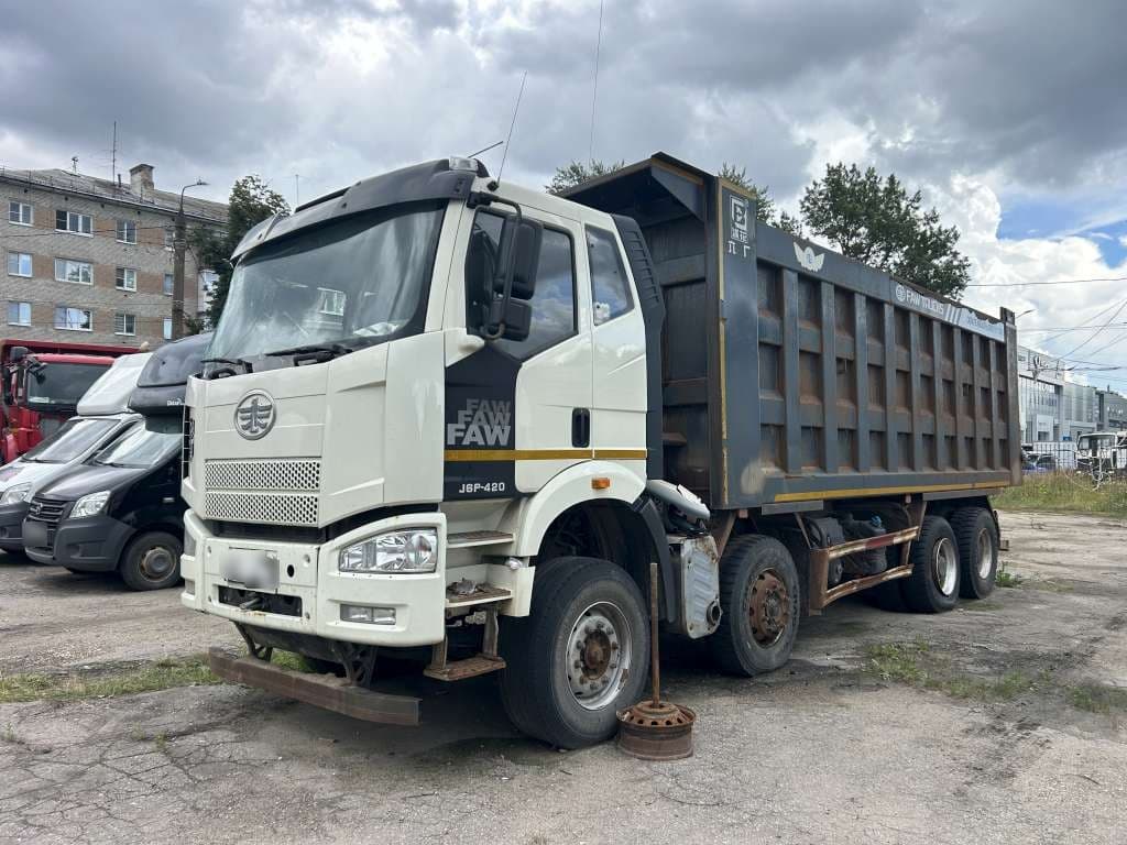 FAW CA 3310 8x4 Самосвал - 1
