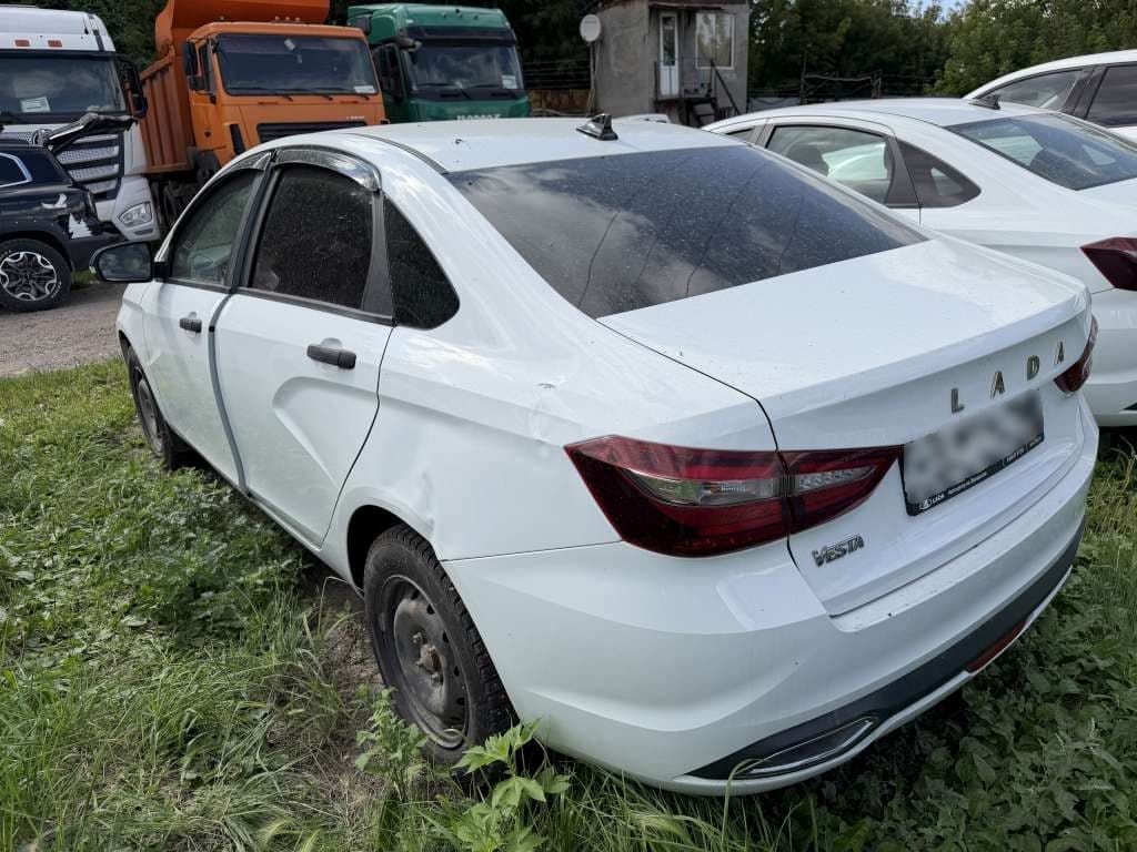 Lada Vesta седан - 4
