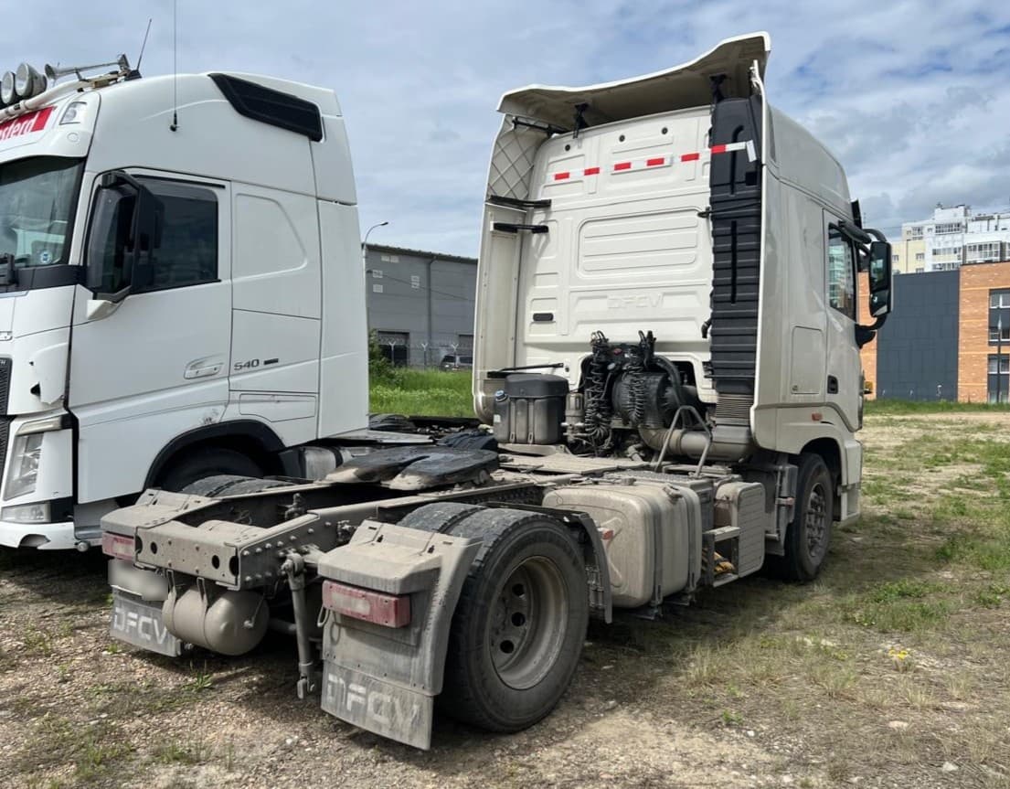 Dongfeng DFH 4x2 Седельный тягач - 3