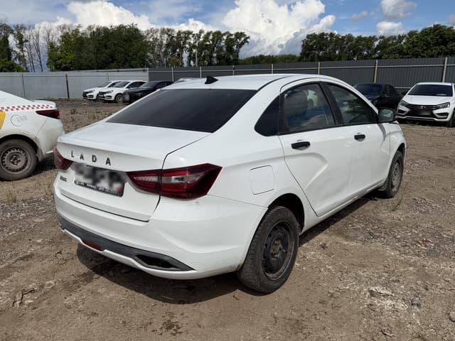 Lada Vesta седан - 3
