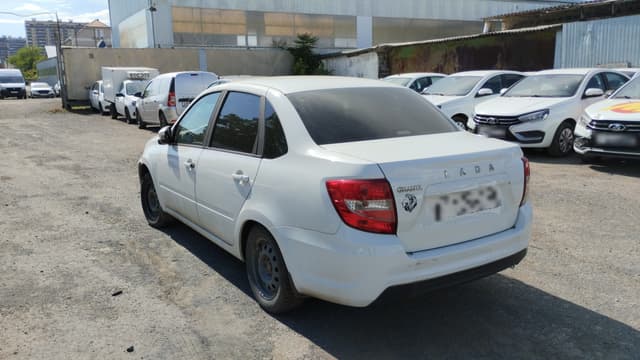 Lada Granta седан - 4