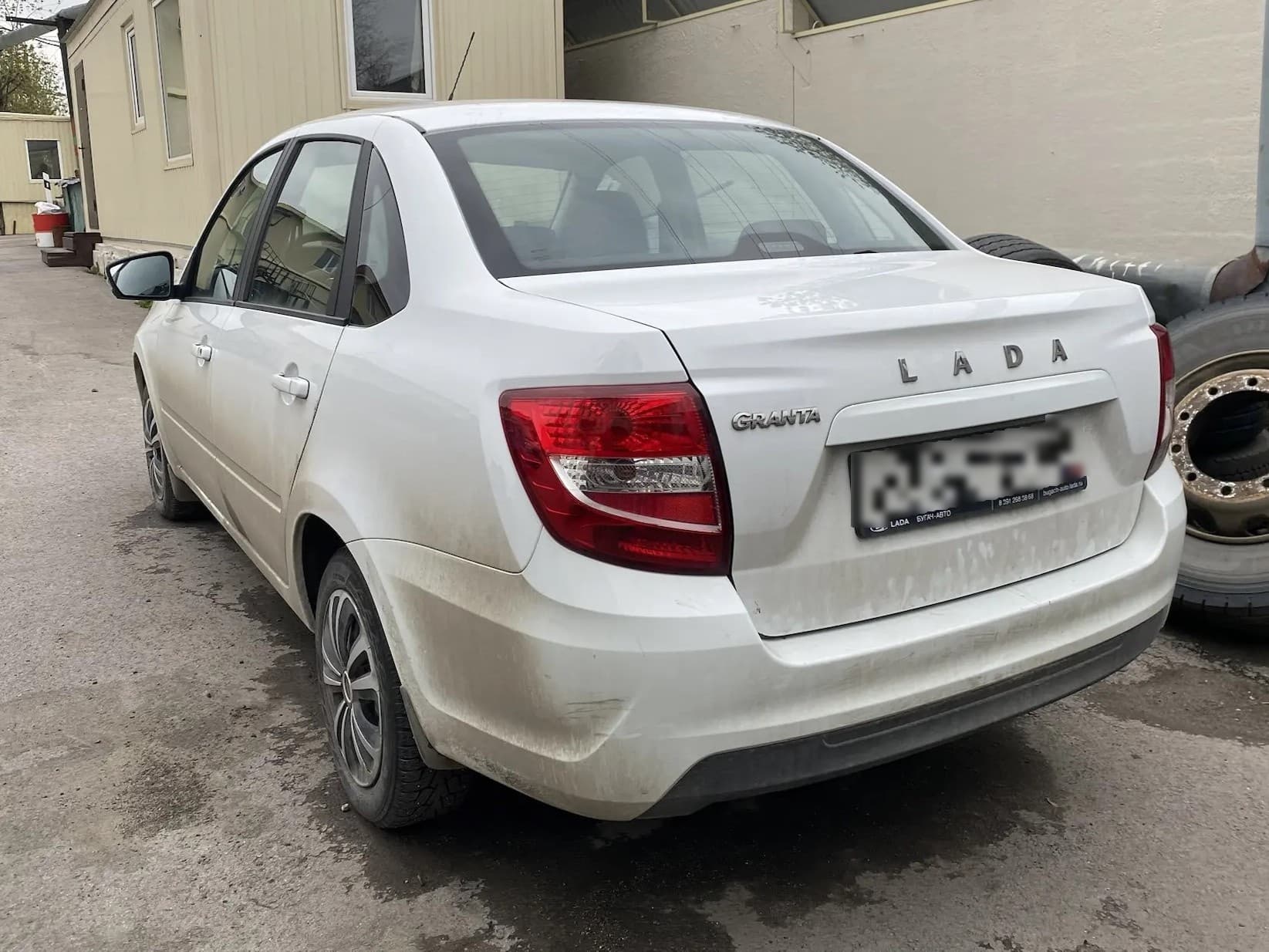 Lada Granta седан - 4