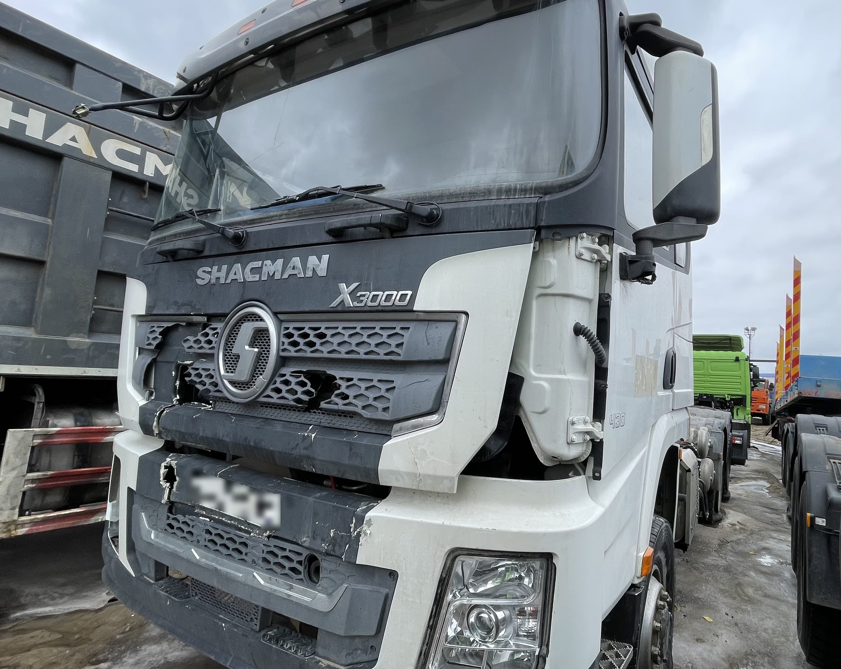 Shacman (Shaanxi) SX* 6x6 Седельный тягач - 1