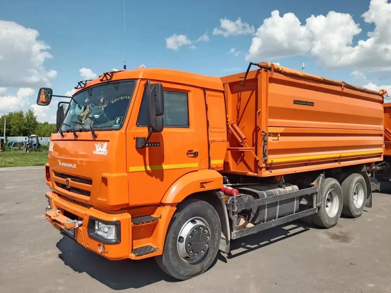 Спецавтокам 6890* на шасси Камаз 65115 6x4 Зерновоз - 3