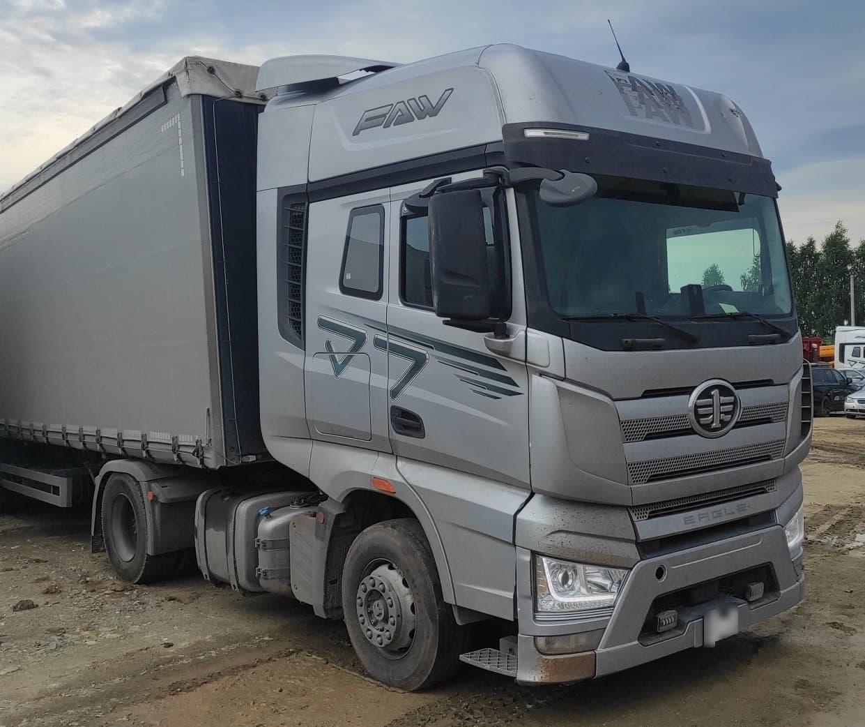 FAW J7 4x2 Седельный тягач - 2