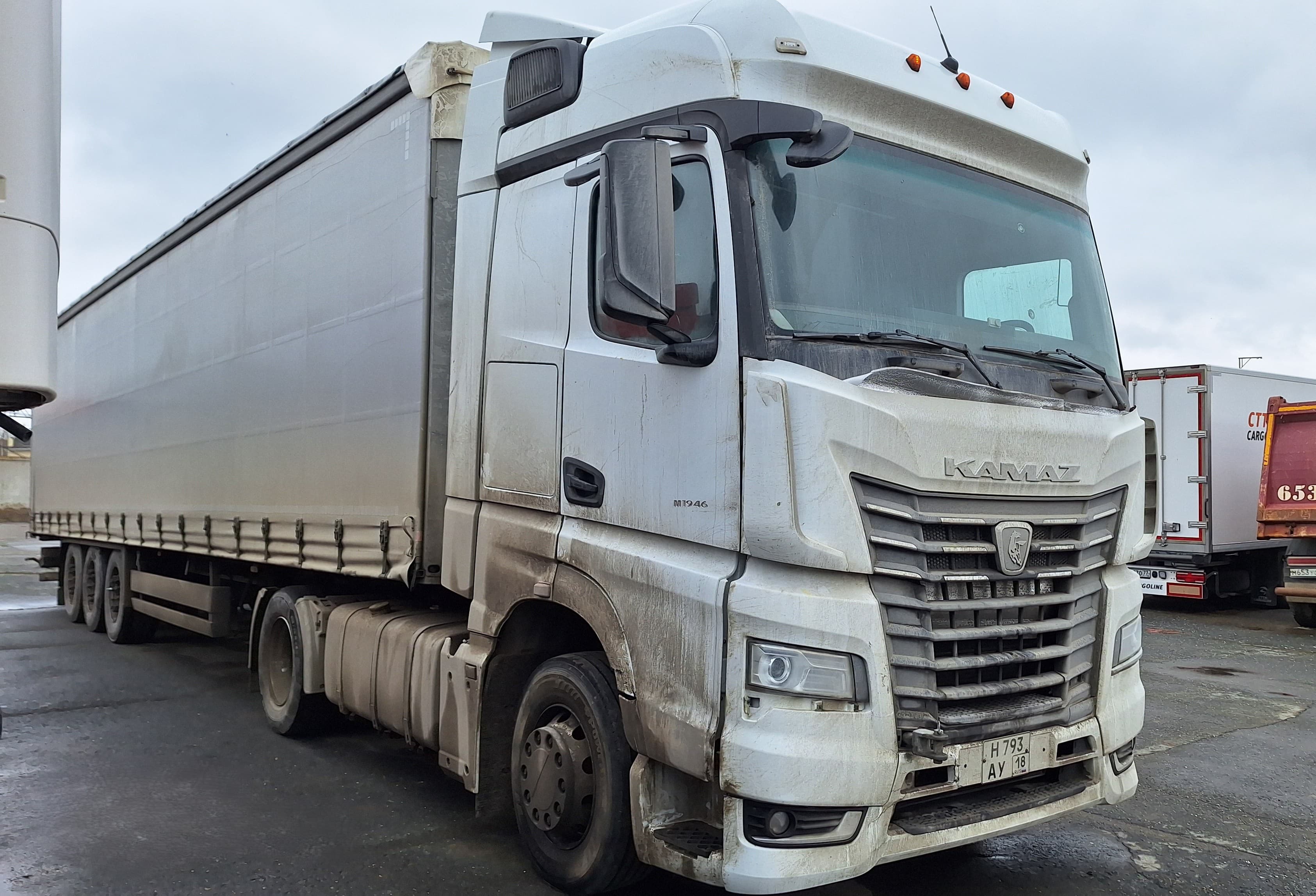 Камаз М1946 4x2 Седельный тягач - 2