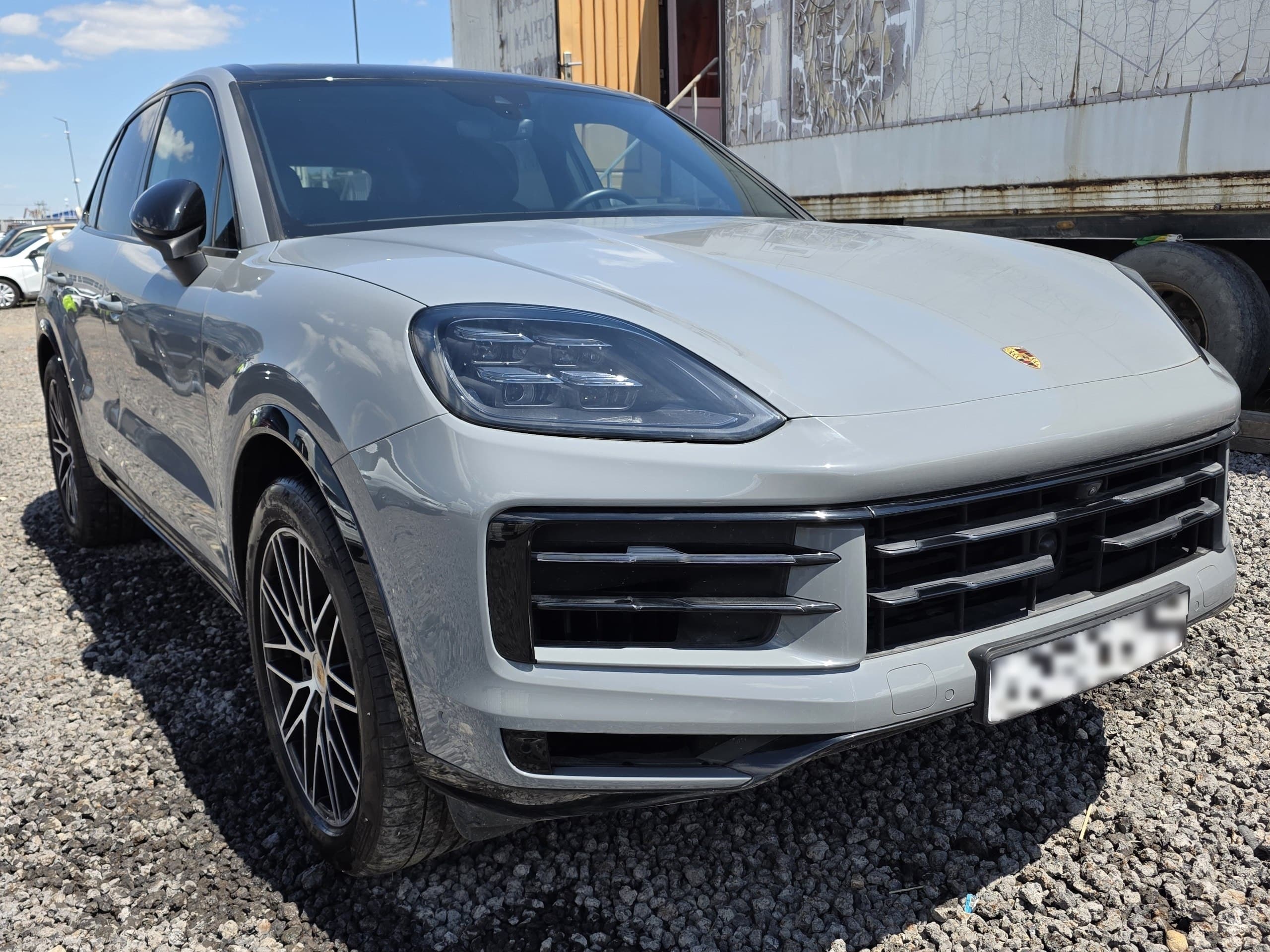 Porsche Cayenne - 2