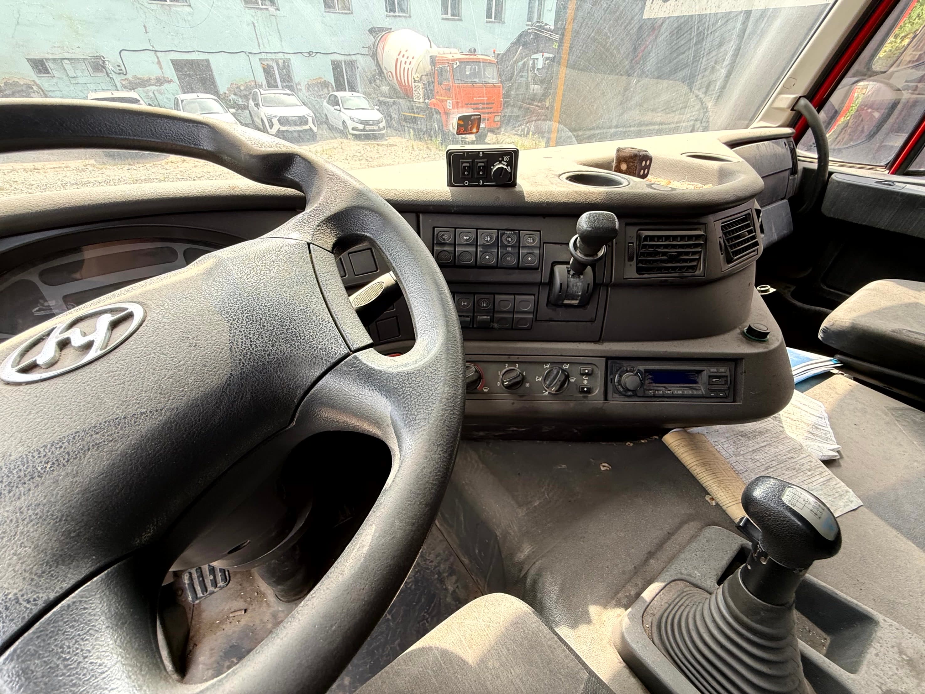 Hongyan CQ3406HV39 8x4 Самосвал - 5