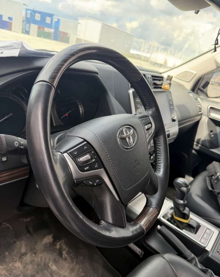 Toyota Land Cruiser Prado - 5