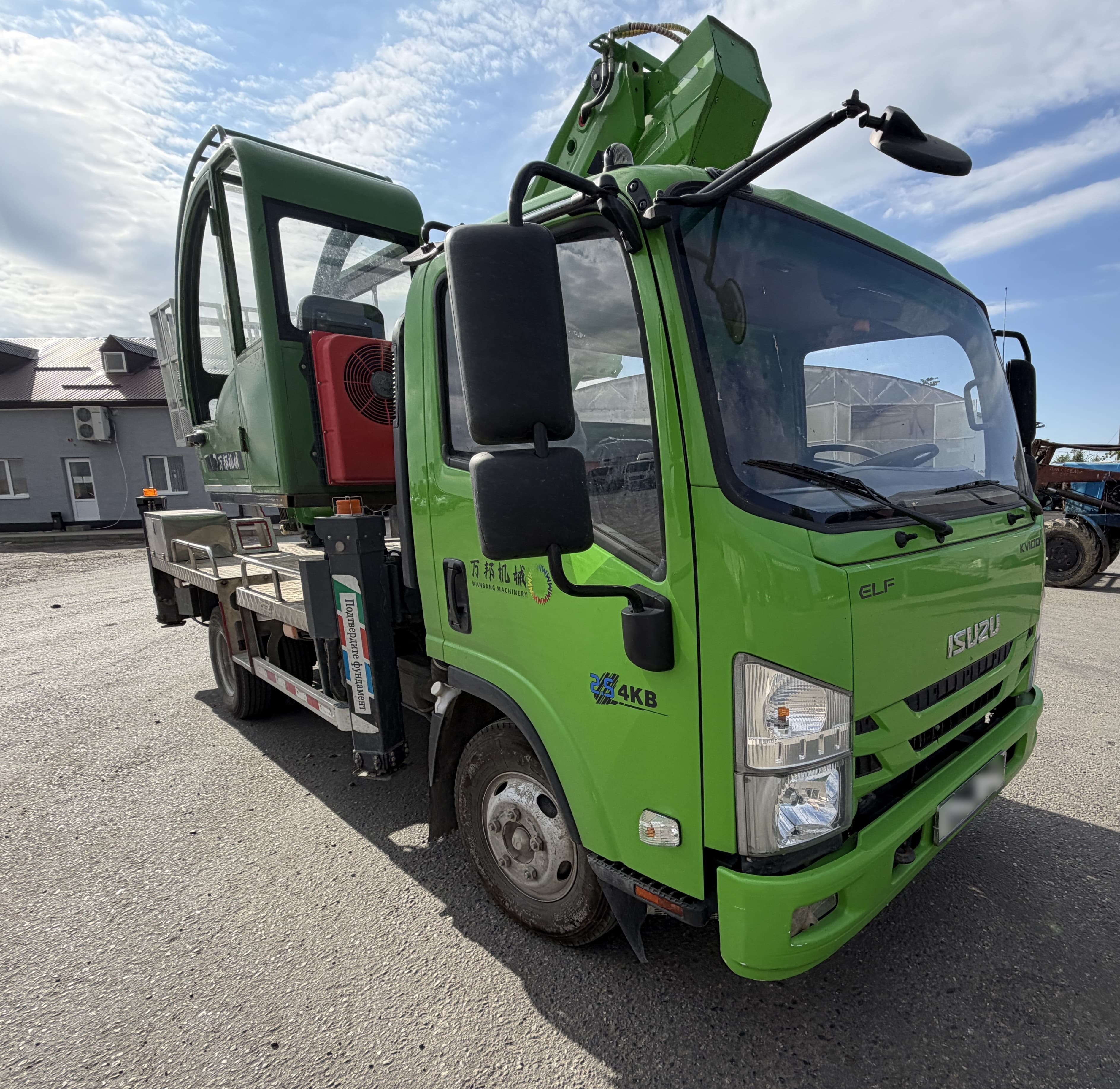 ISUZU ELF 7.5 4x2 Автовышка - 2