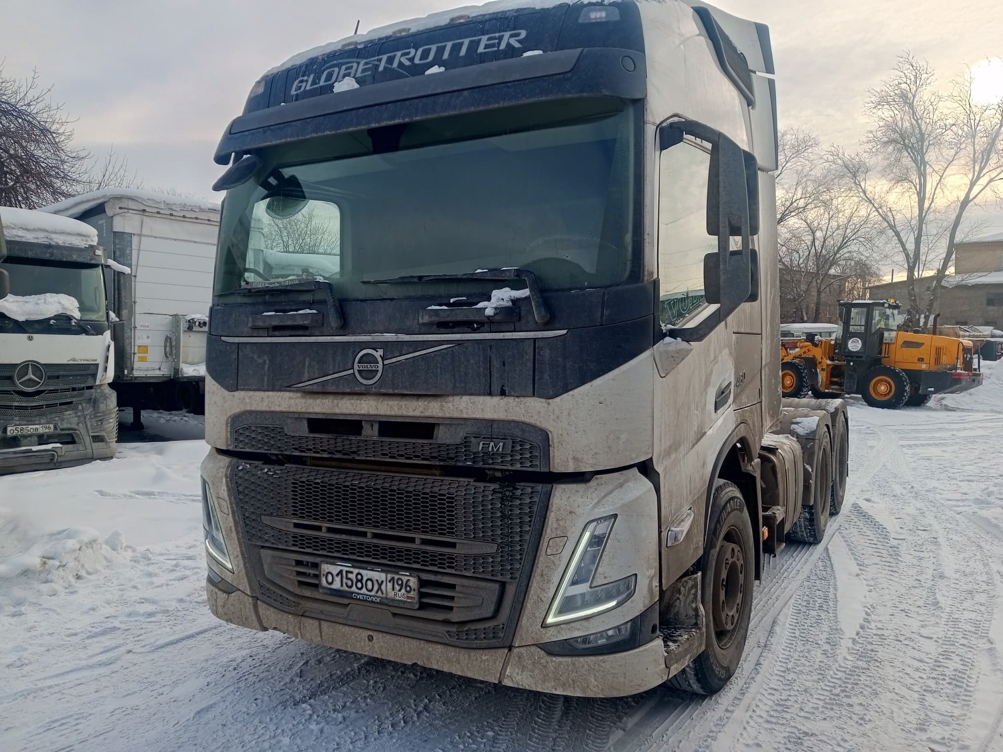 Volvo FM 6x4 Седельный тягач - 1