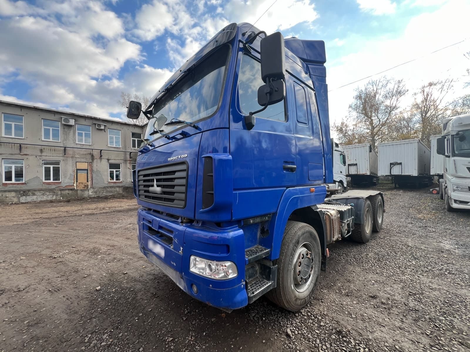 МАЗ 6430 6x4 Седельный тягач - 1