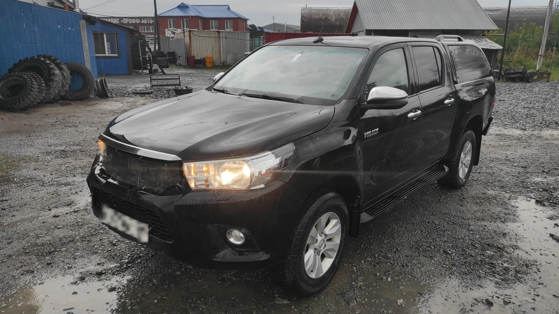Toyota Hilux - 1
