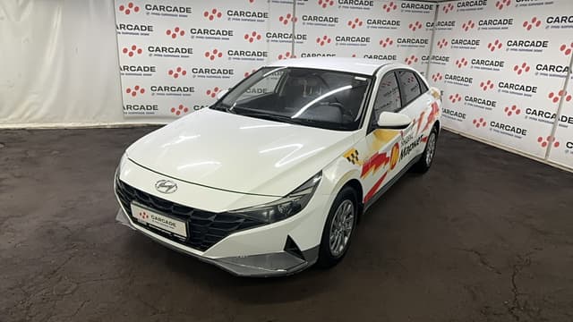 Hyundai Elantra - 1