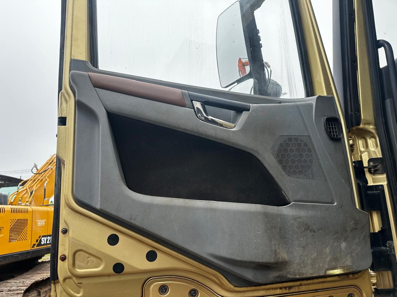 Shacman (Shaanxi) SX* 8x4 Самосвал - 5