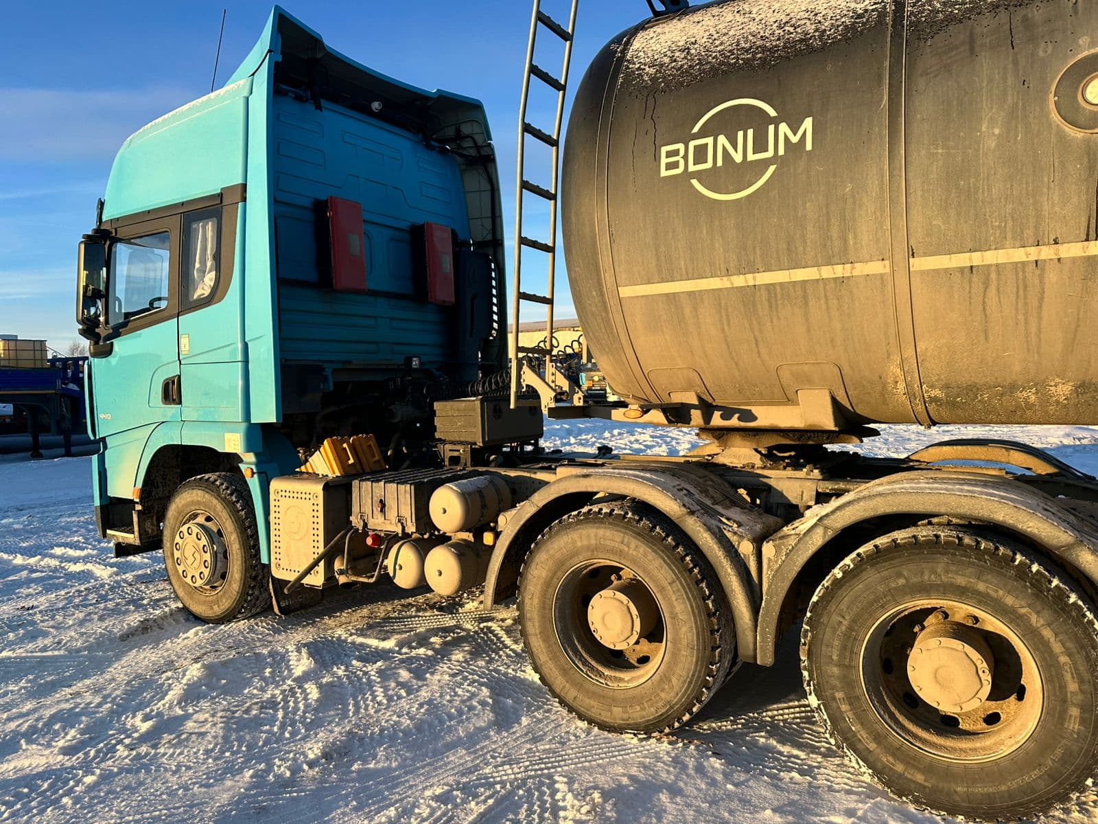 Shacman (Shaanxi) SX* 6x4 Седельный тягач - 4