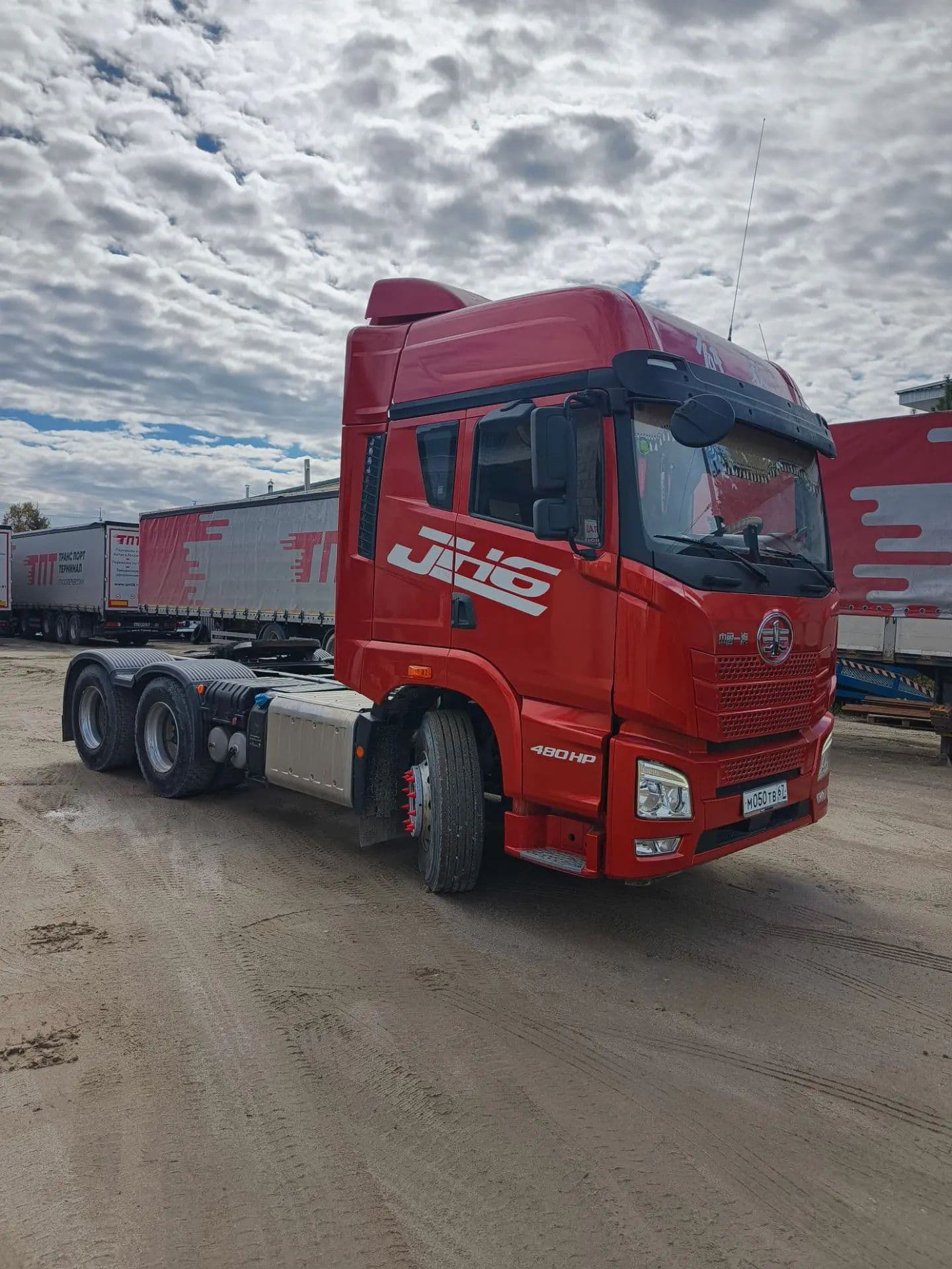 Jiefang JH6 6x4 Седельный тягач - 2
