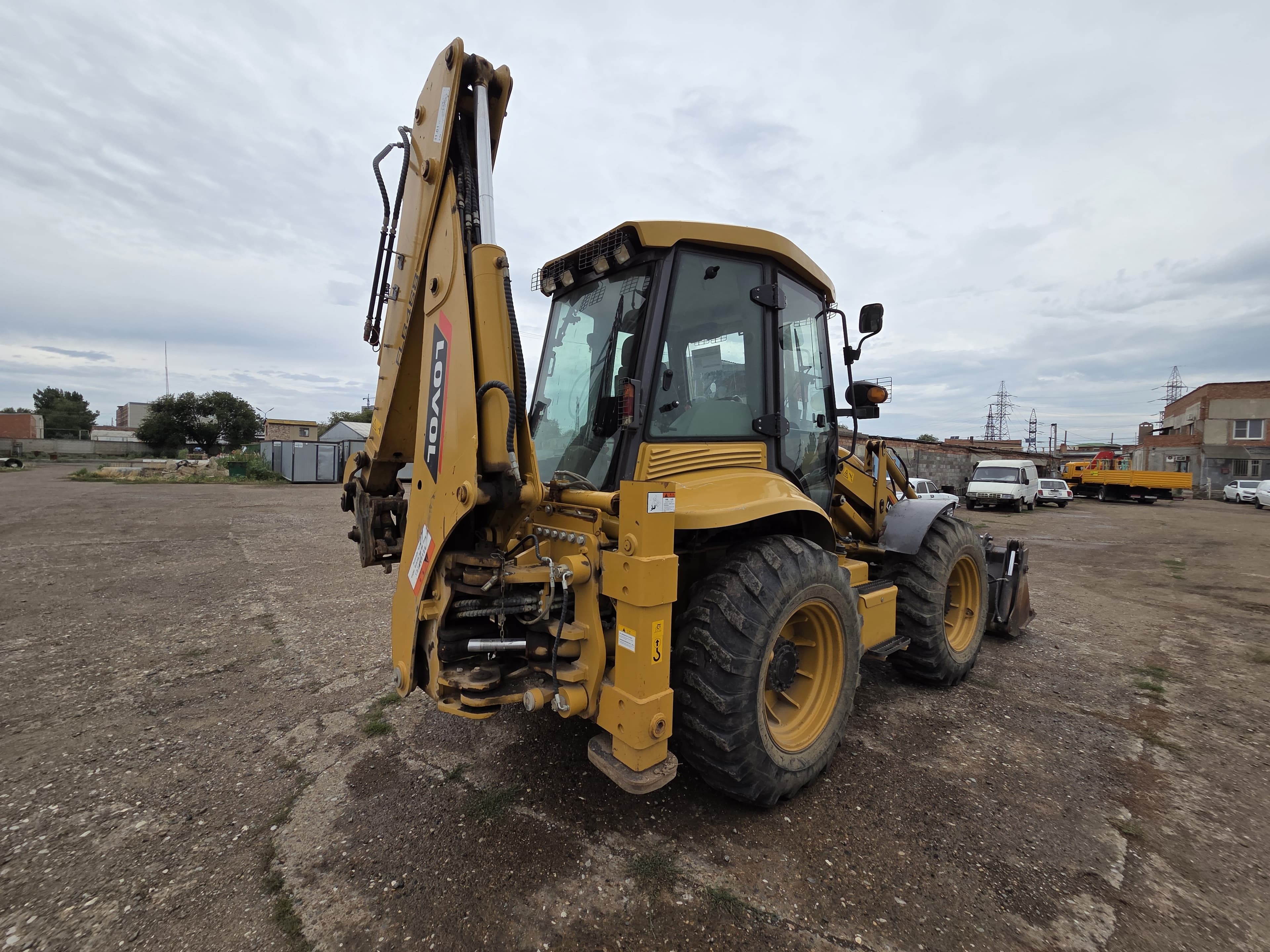Lovol FLB468 Экскаватор-погрузчик - 3