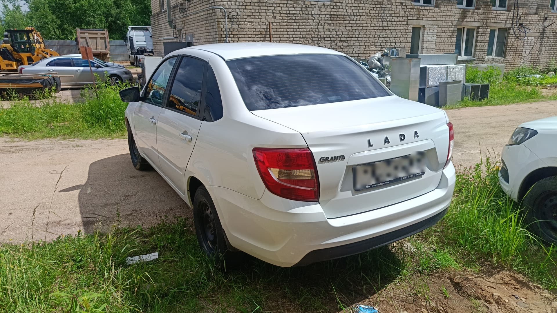 Lada Granta седан - 4
