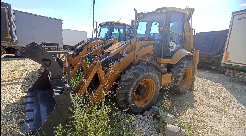 Lovol FLB468 Экскаватор-погрузчик - 1