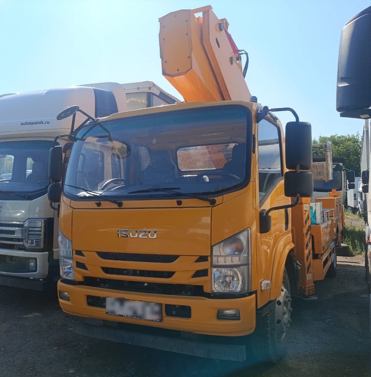 ISUZU ELF 5.5 4x2 Автовышка - 1