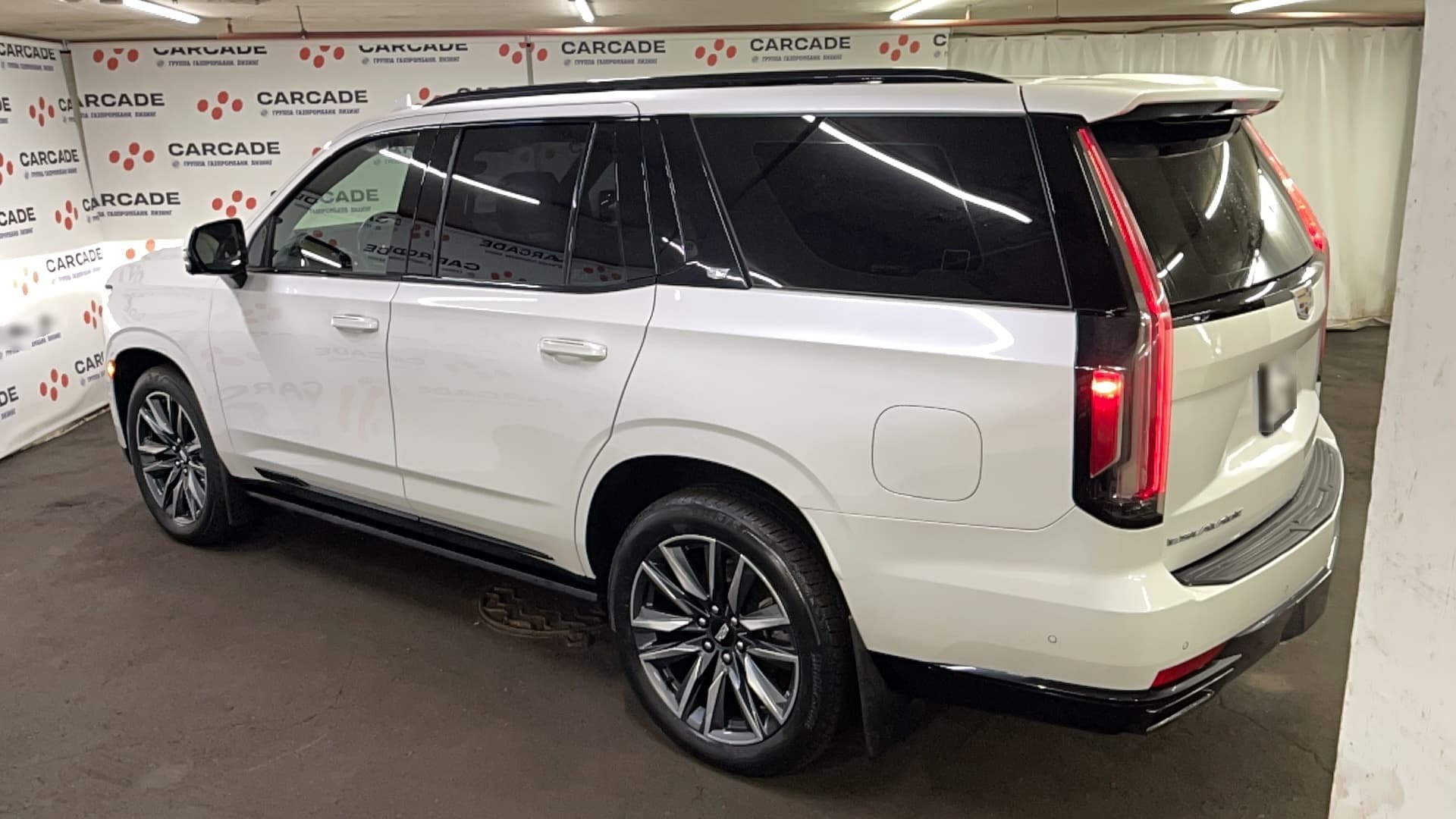 Cadillac Escalade - 4