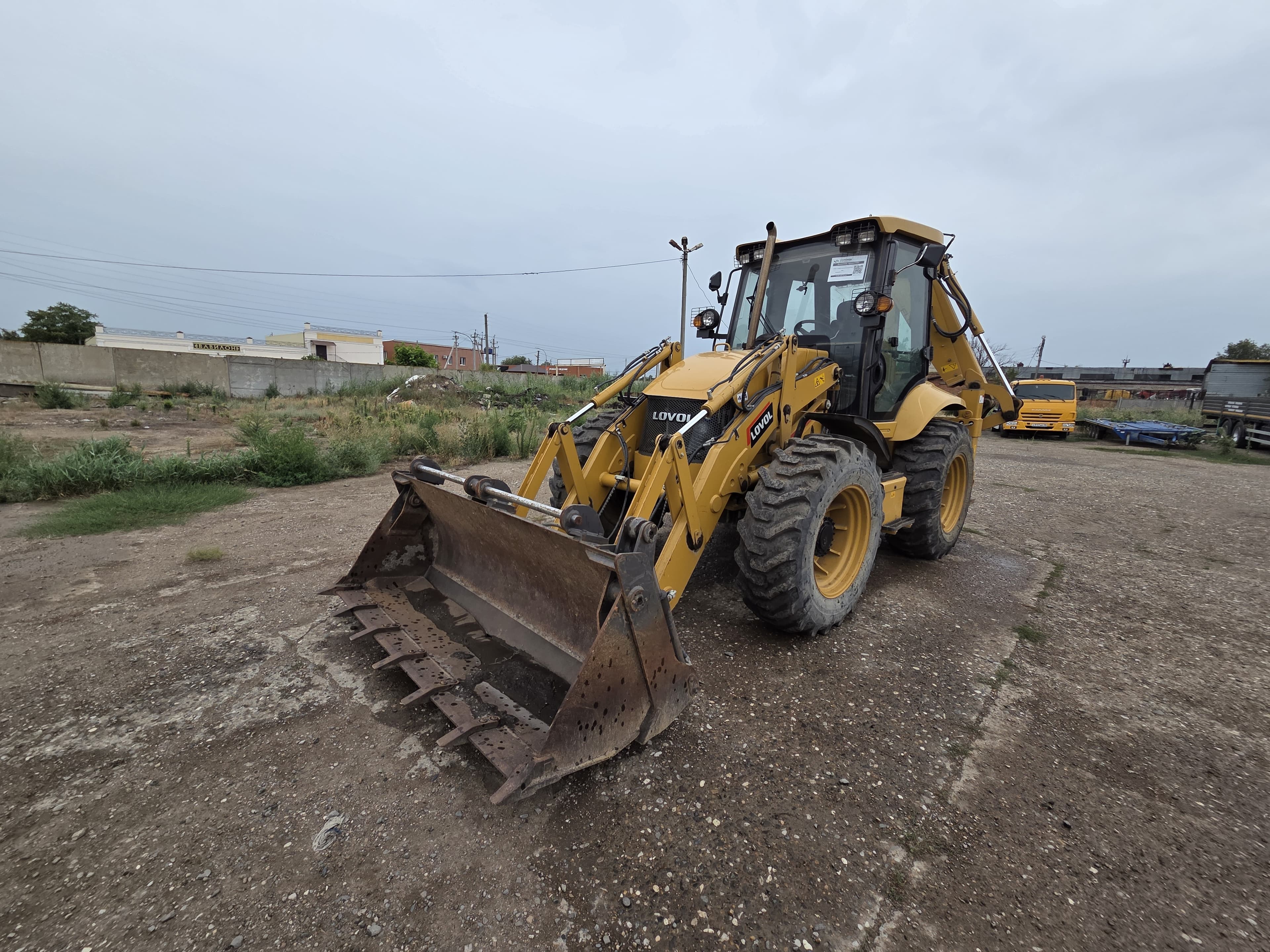Lovol FLB468 Экскаватор-погрузчик - 1