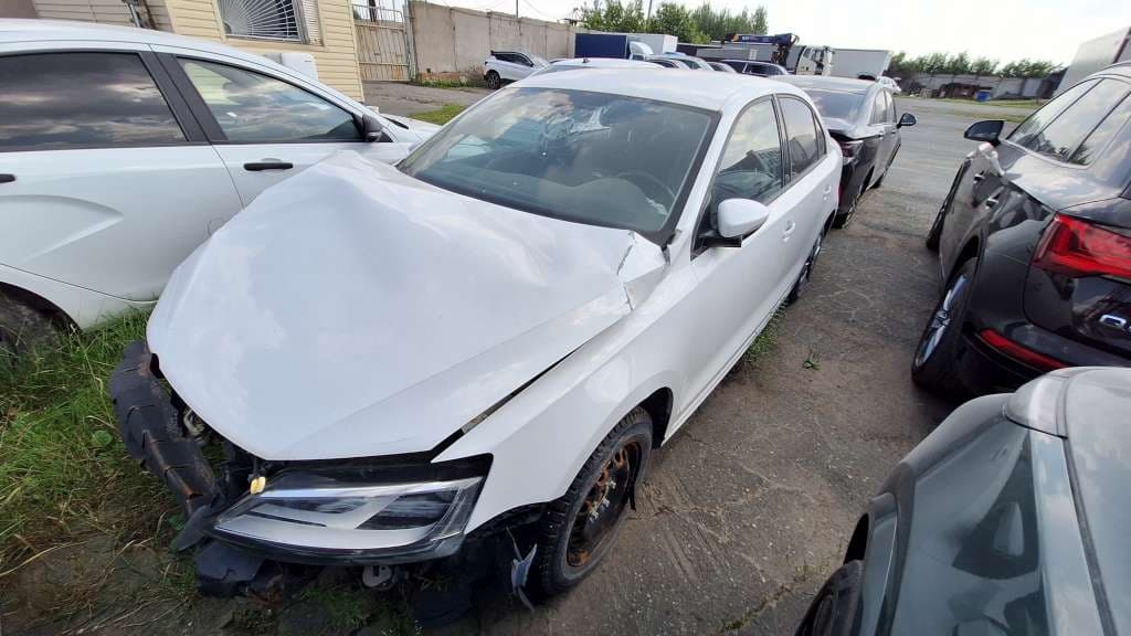 Volkswagen Jetta - 1