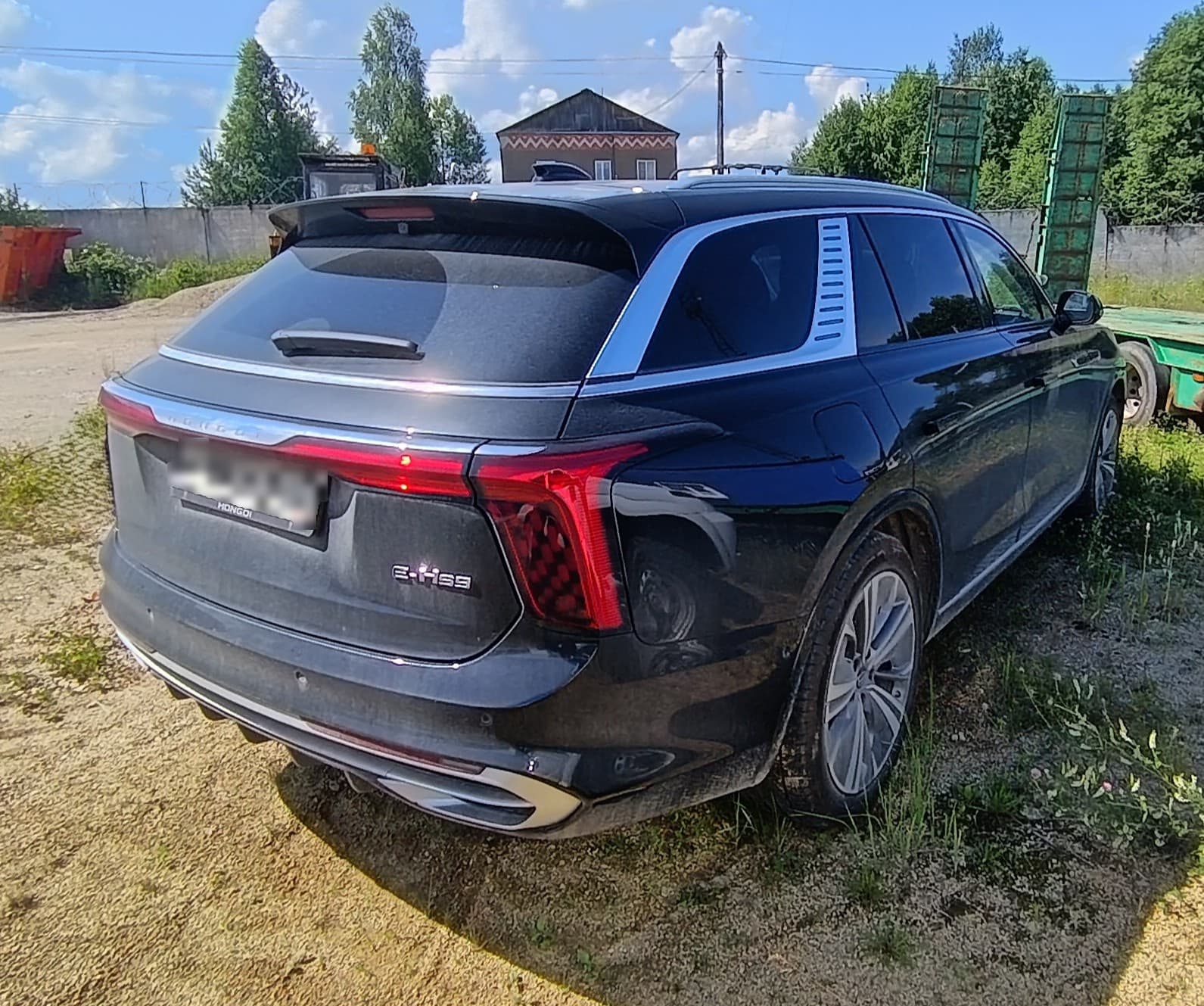 Hongqi E-HS9 - 3