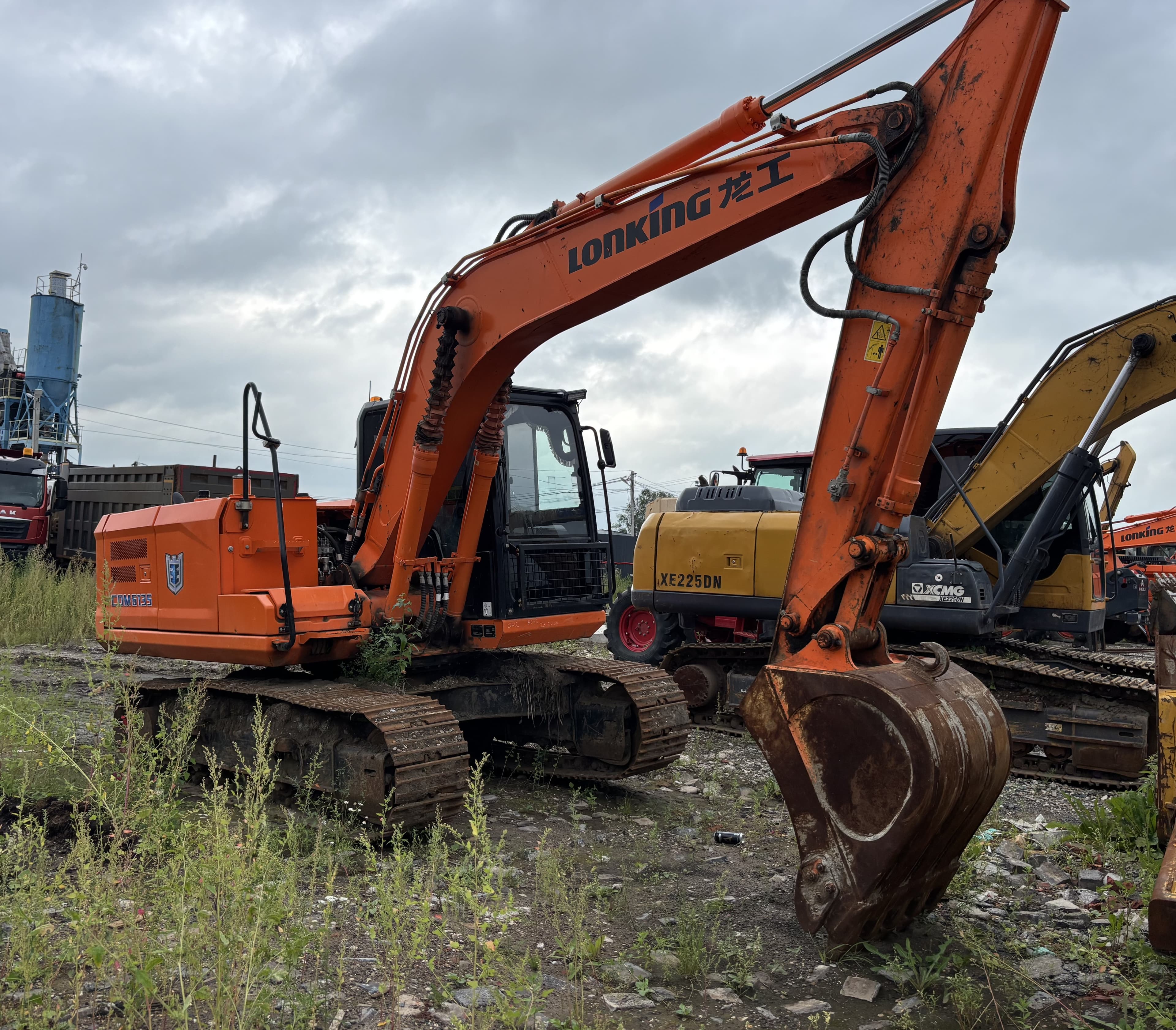 Lonking CDM6135 Экскаватор - 2