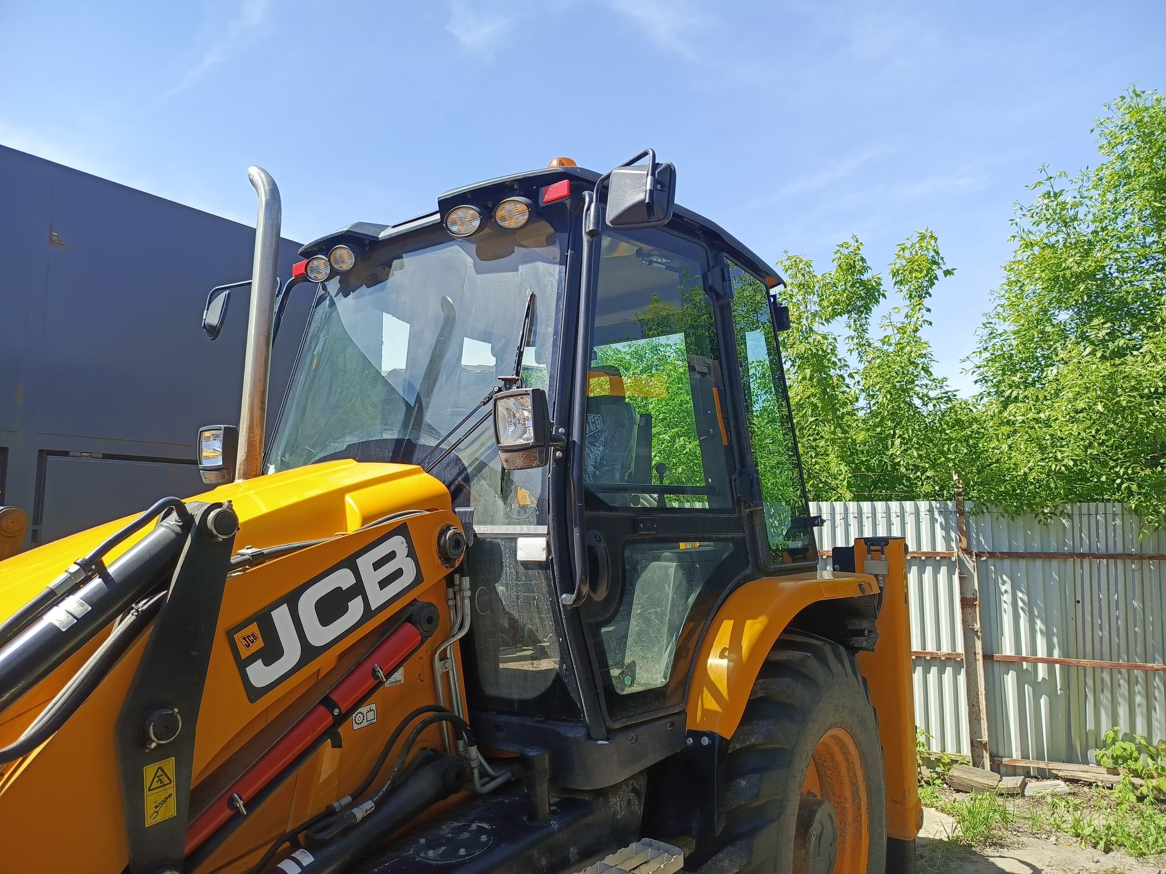 JCB 3CX Экскаватор-погрузчик - 1
