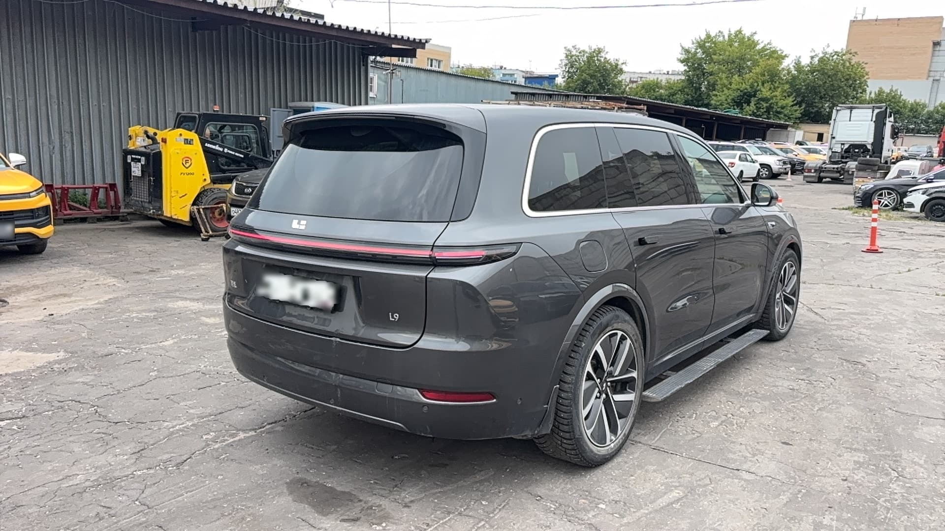 Li (Lixiang) L9 - 3