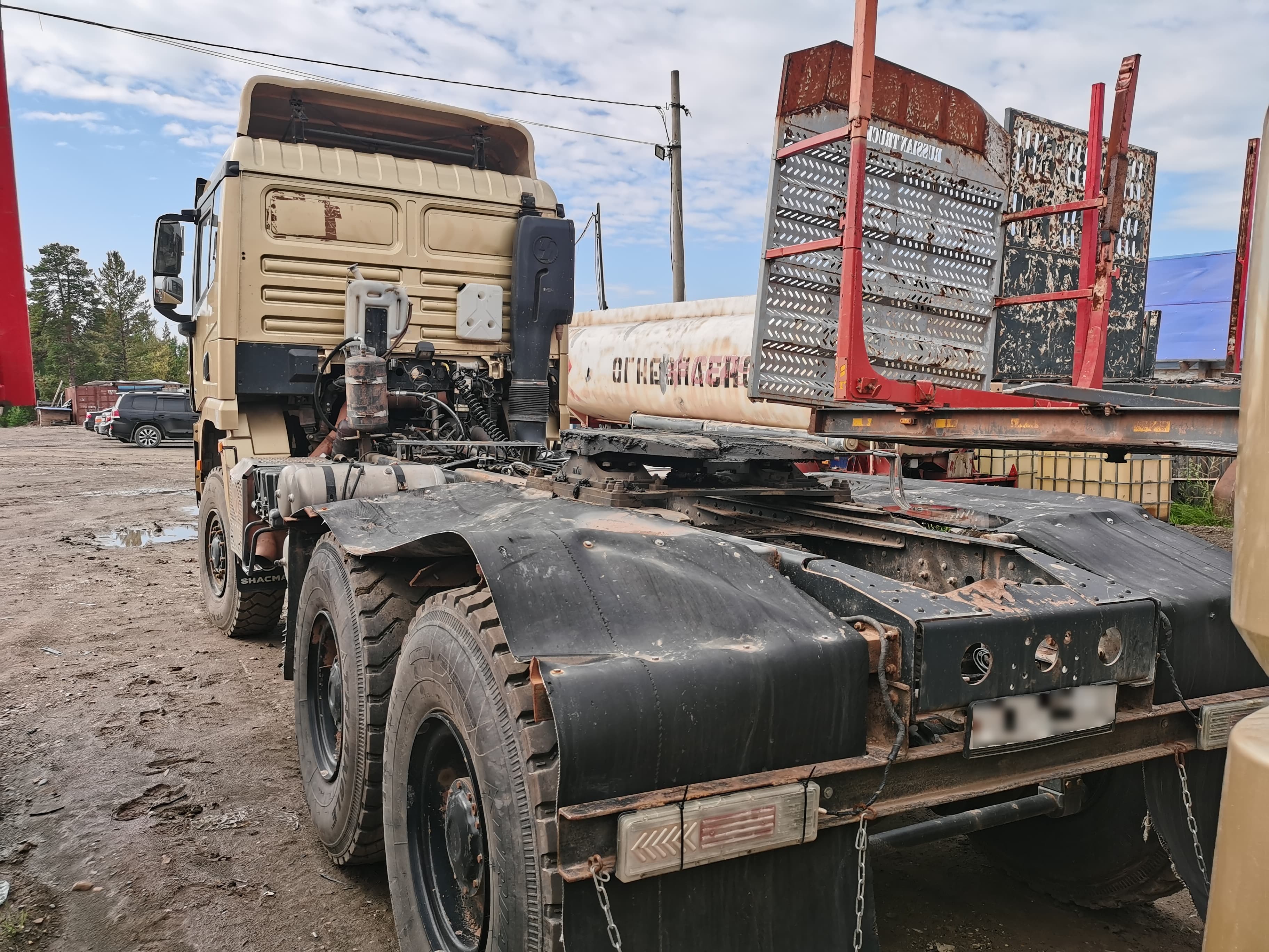 Shacman (Shaanxi) SX* 6x6 Седельный тягач - 4