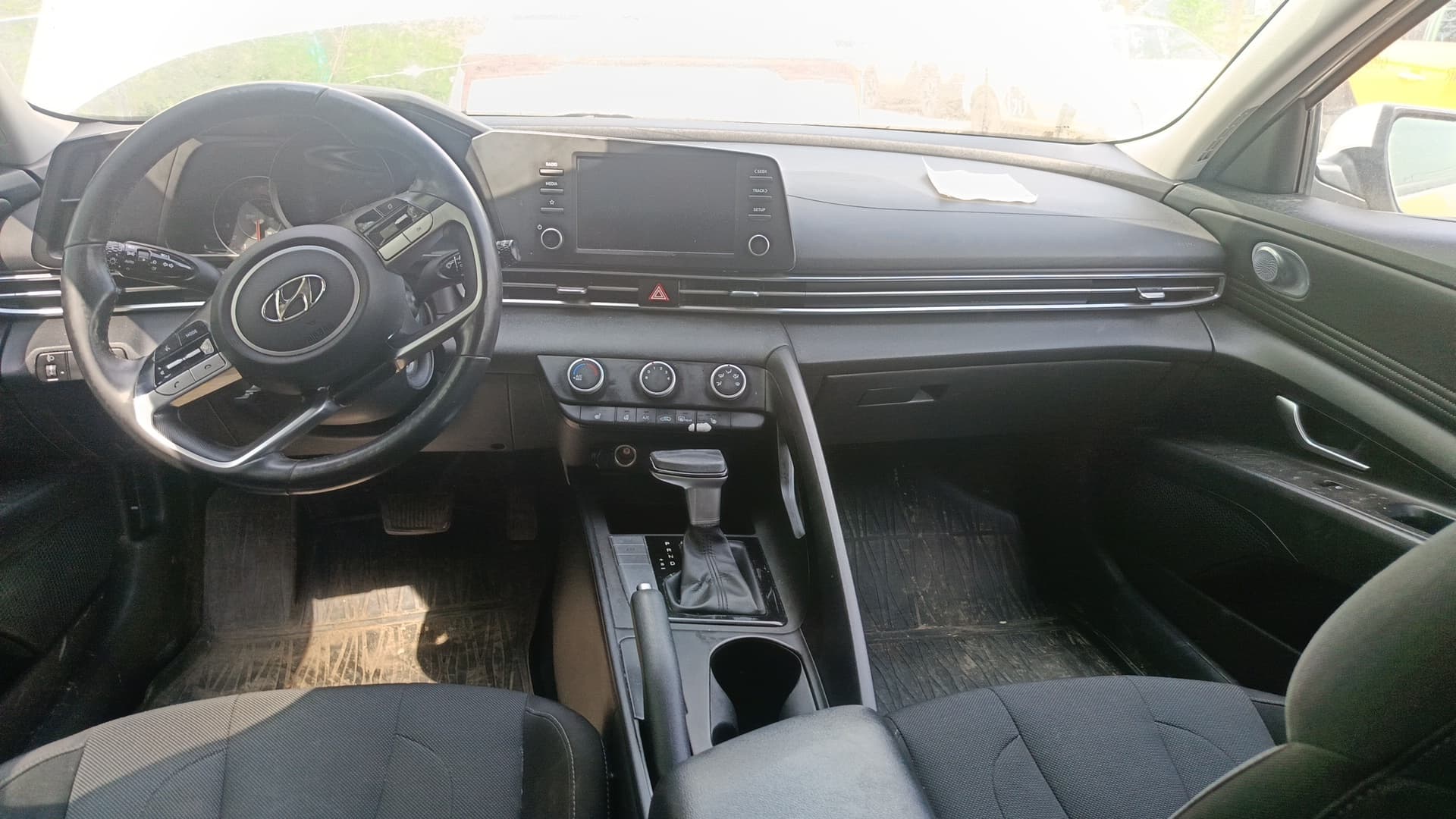 Hyundai Elantra - 5