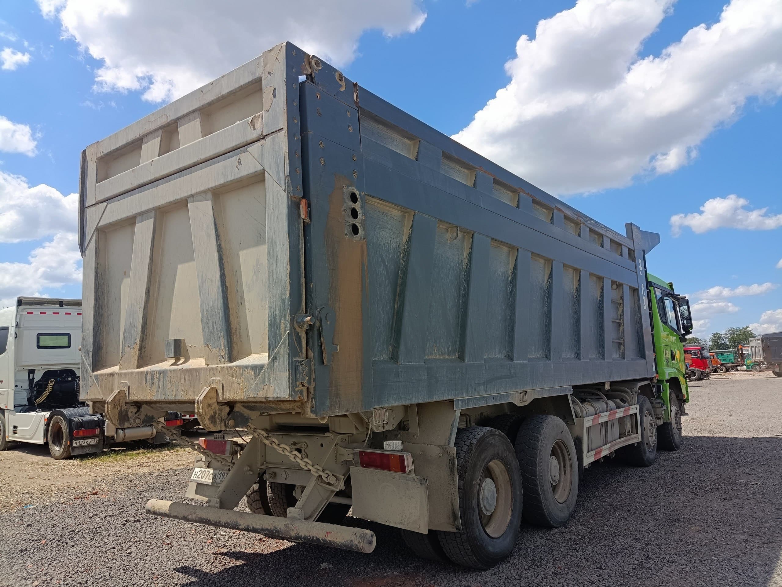 Shacman (Shaanxi) SX* 8x4 Самосвал - 3