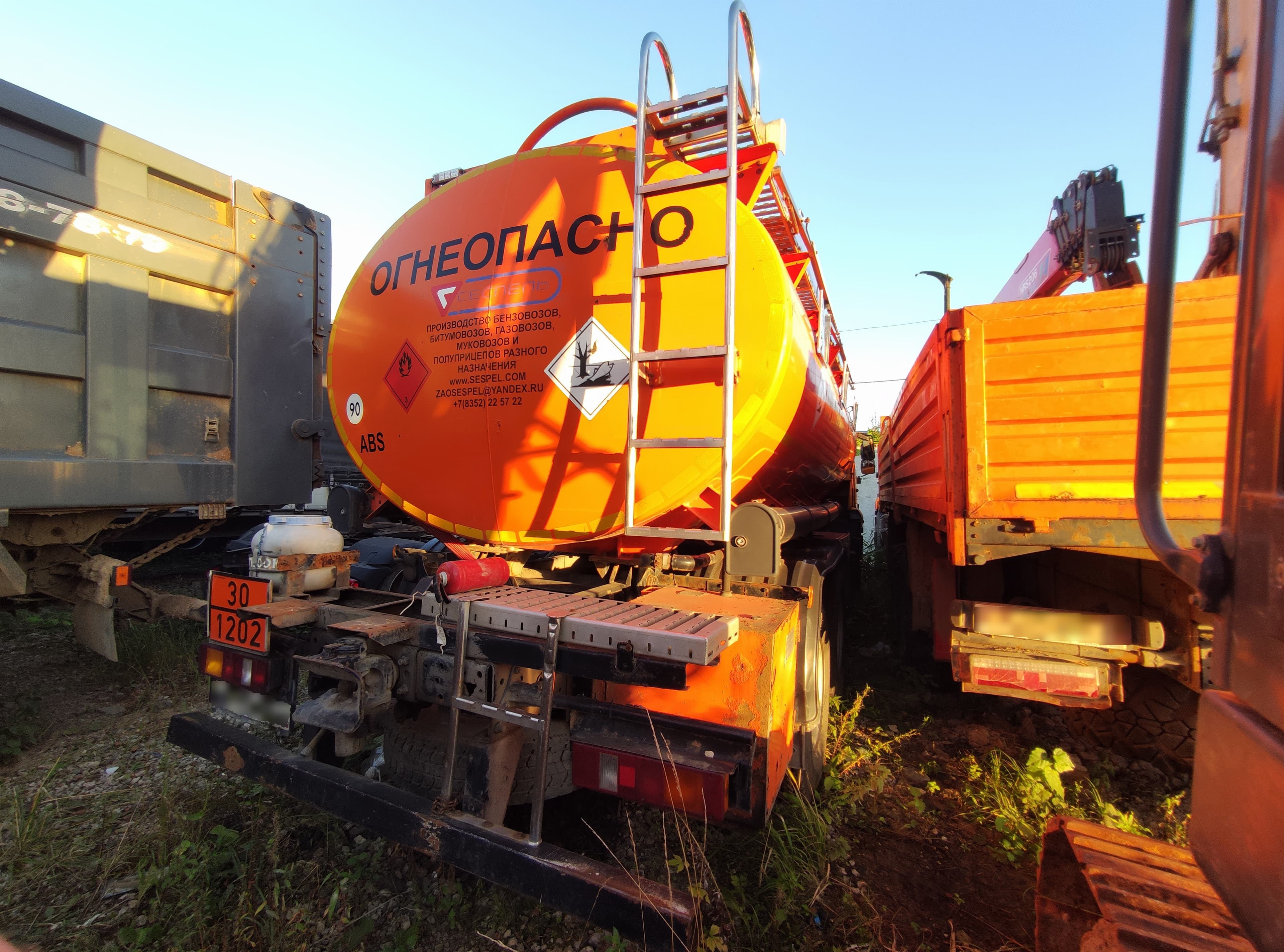 Сеспель 4651* на шасси КамАЗ 65115 6x4 Автотопливозаправщик - 3