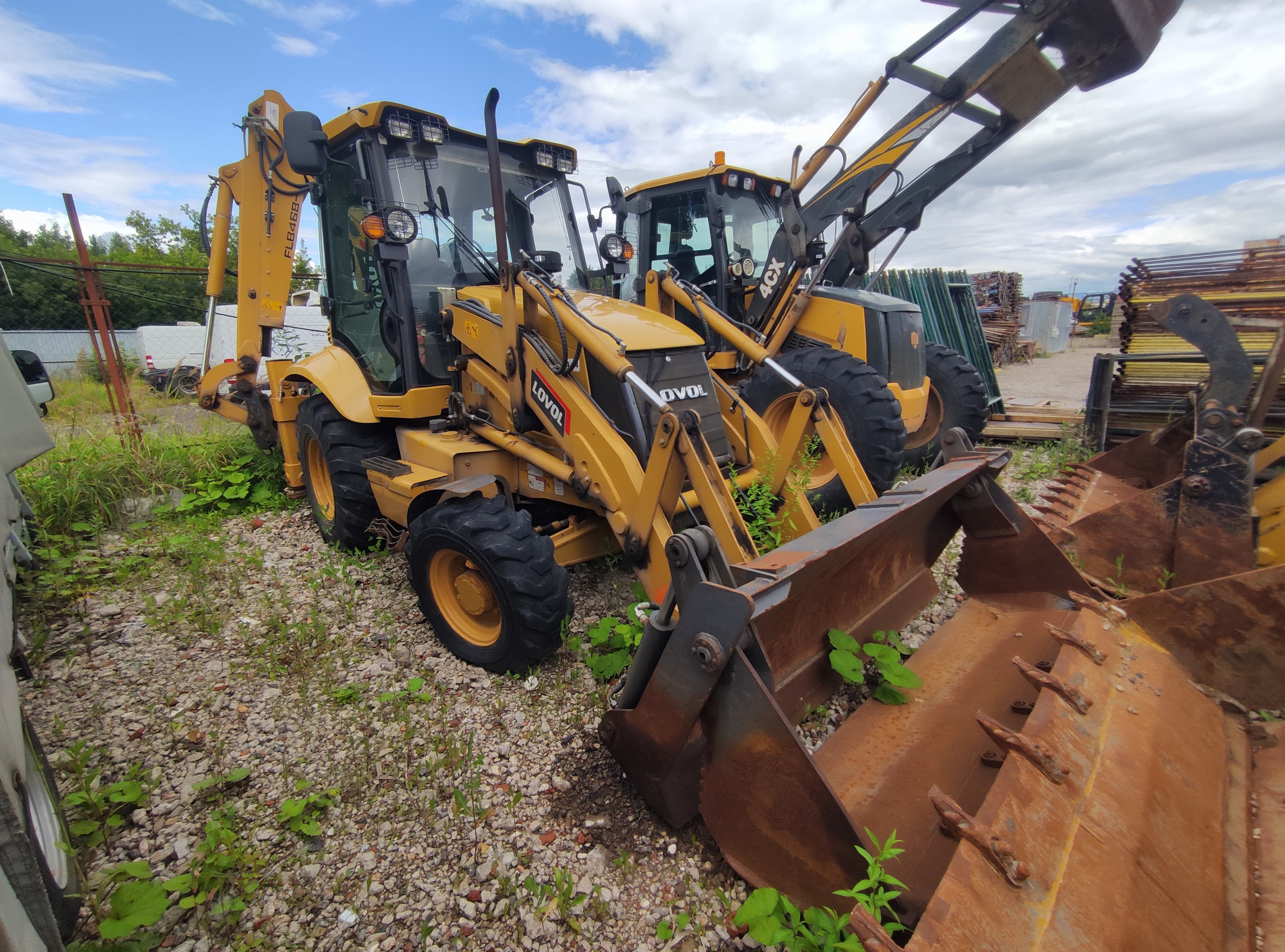 Lovol FLB468 Экскаватор-погрузчик - 2
