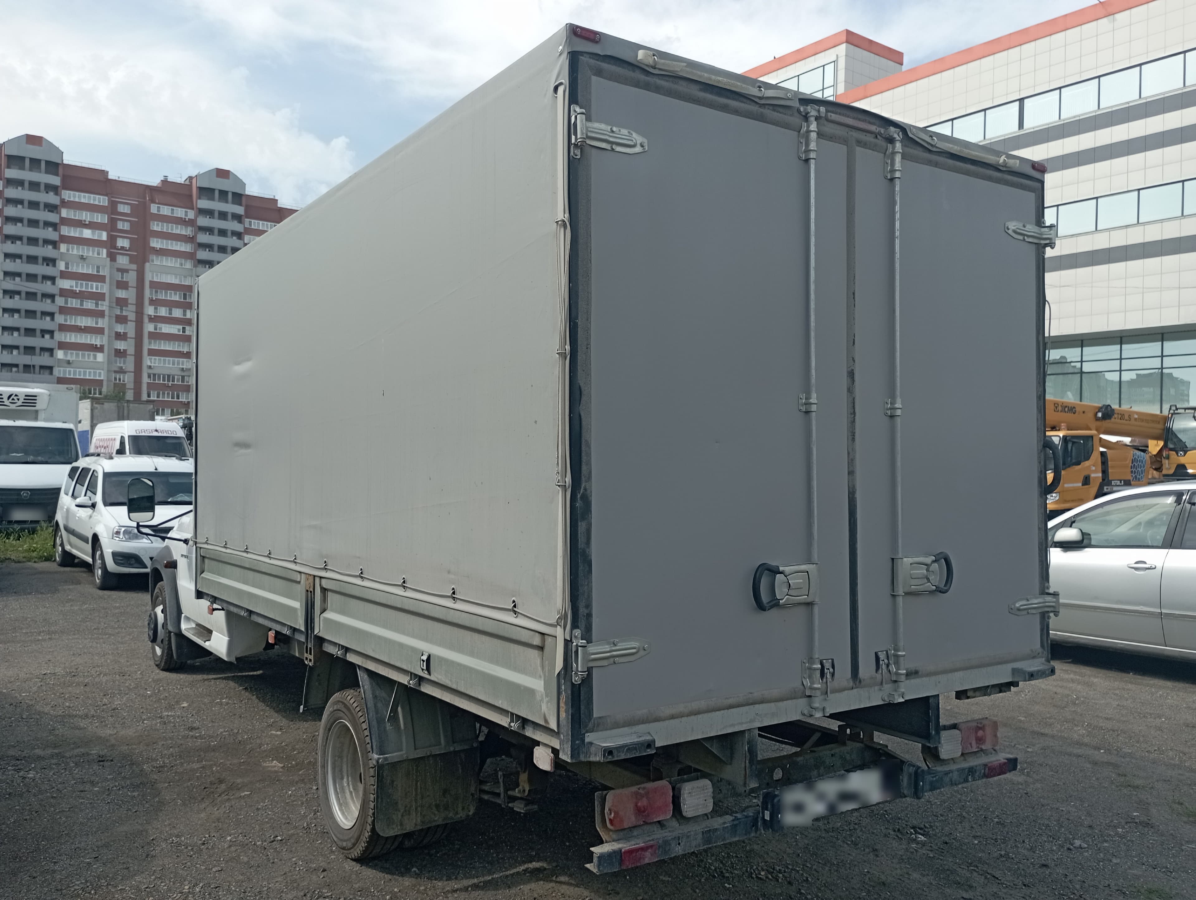 UAZ Profi - 4