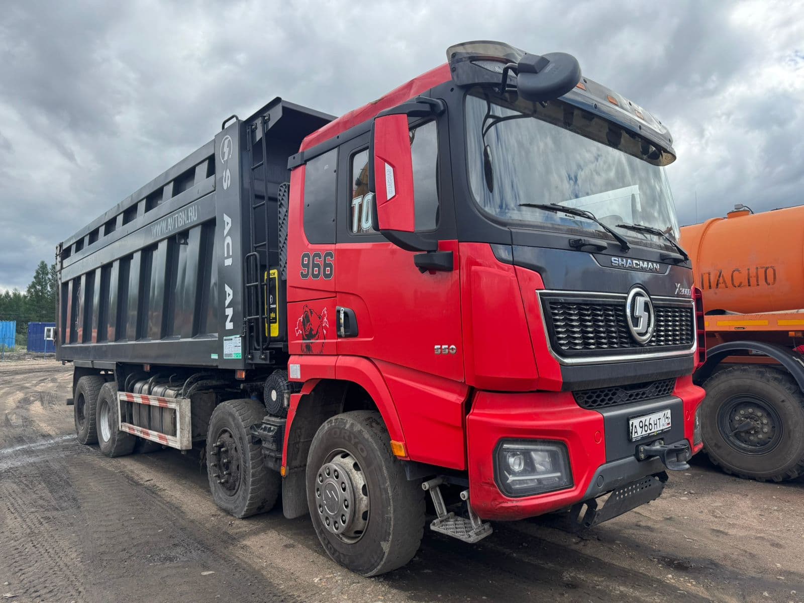 Shacman (Shaanxi) SX* 8x4 Самосвал - 2