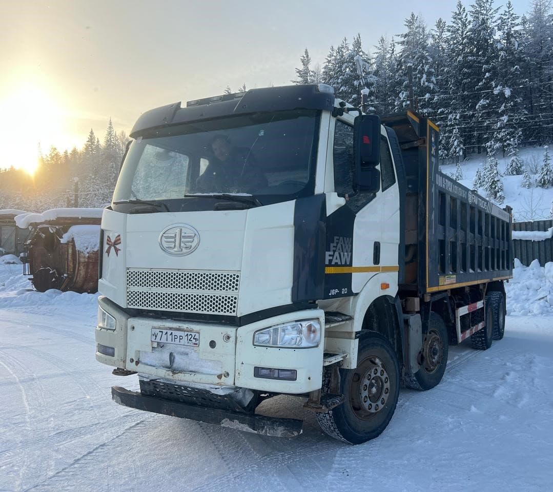 FAW J6 8x4 Самосвал - 1