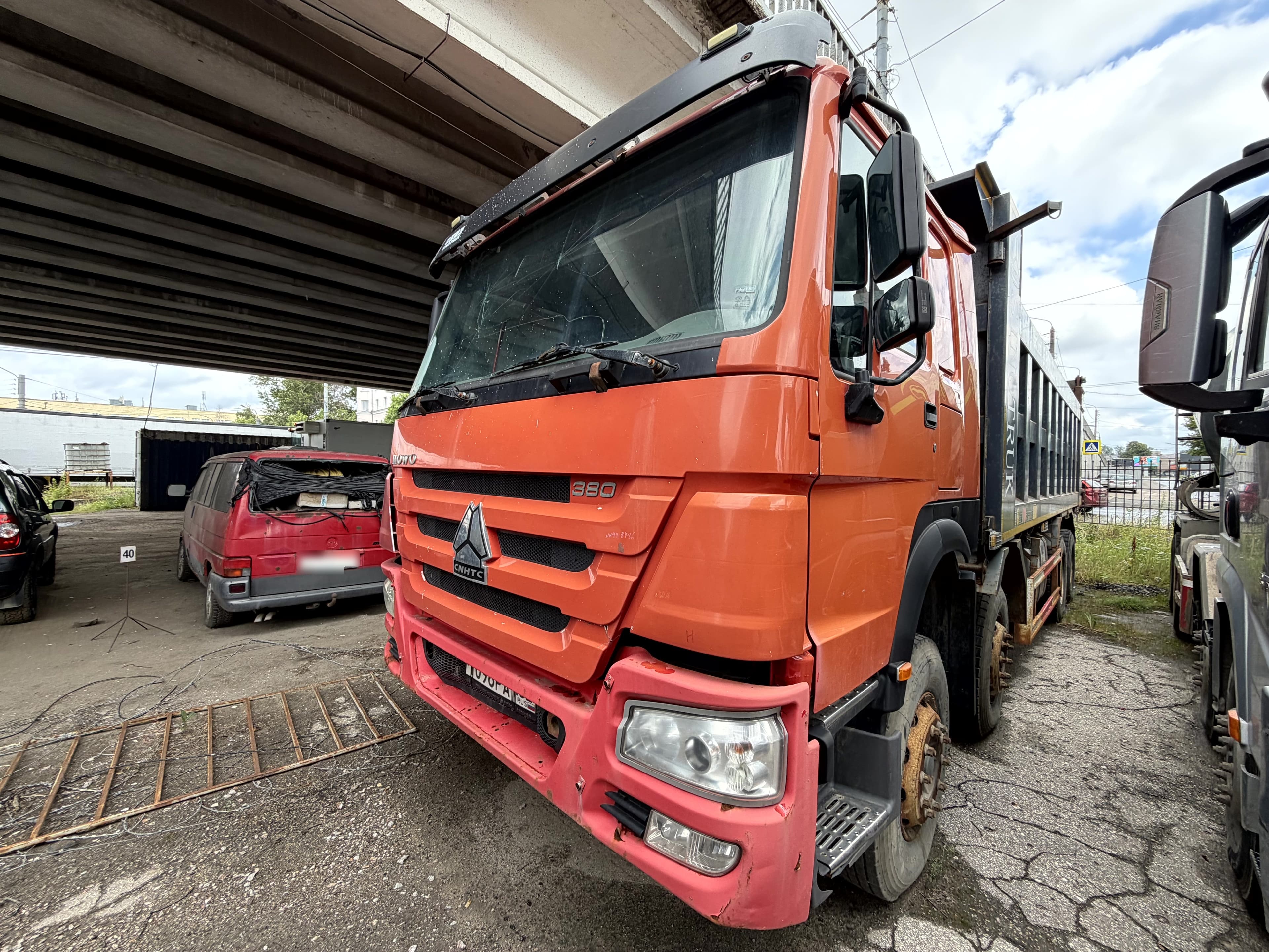 Howo ZZ3407S3867E 8x4 Самосвал - 1