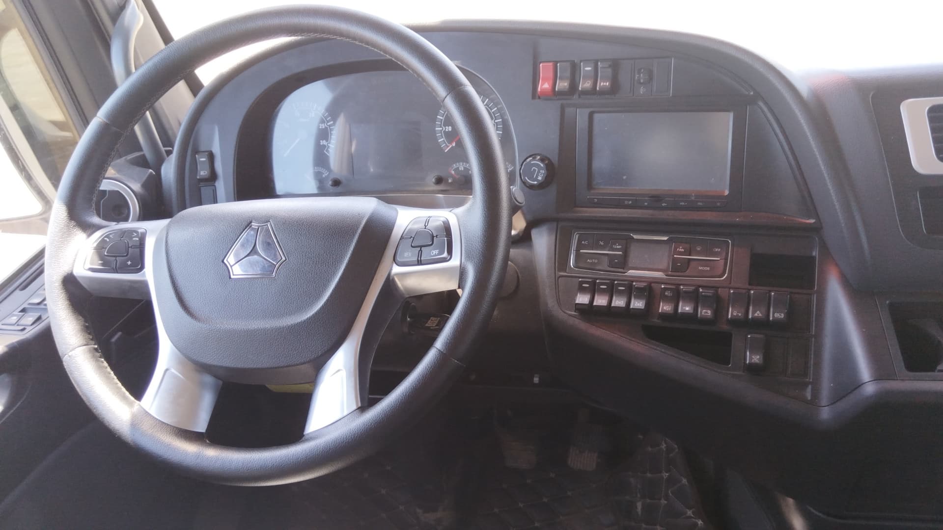 Sitrak C7H 4x2 Седельный тягач - 5