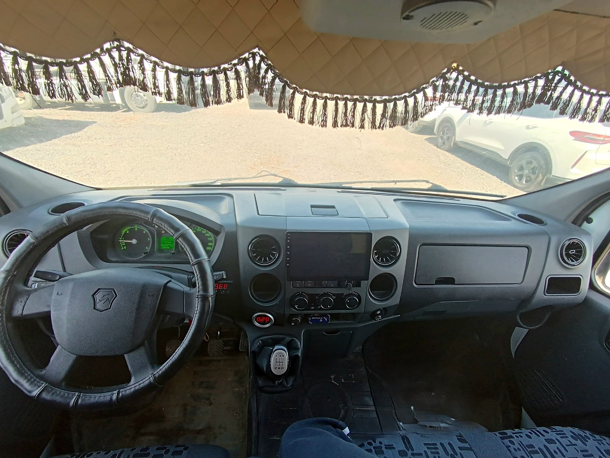 ГАЗ A21R22 Промтоварный фургон - 5
