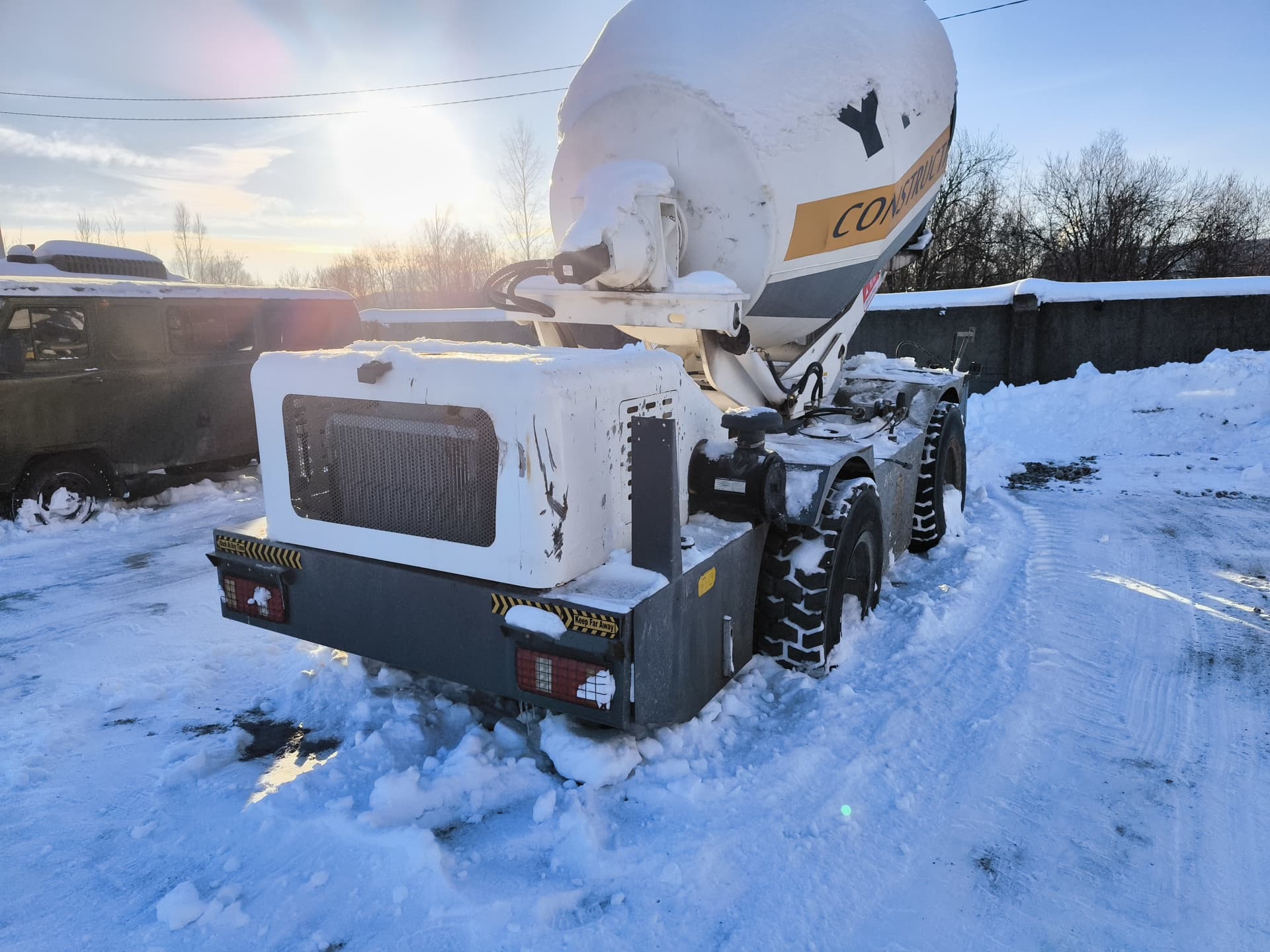 Ynix QGMC* Автобетоносмеситель с самозагрузкой - 2