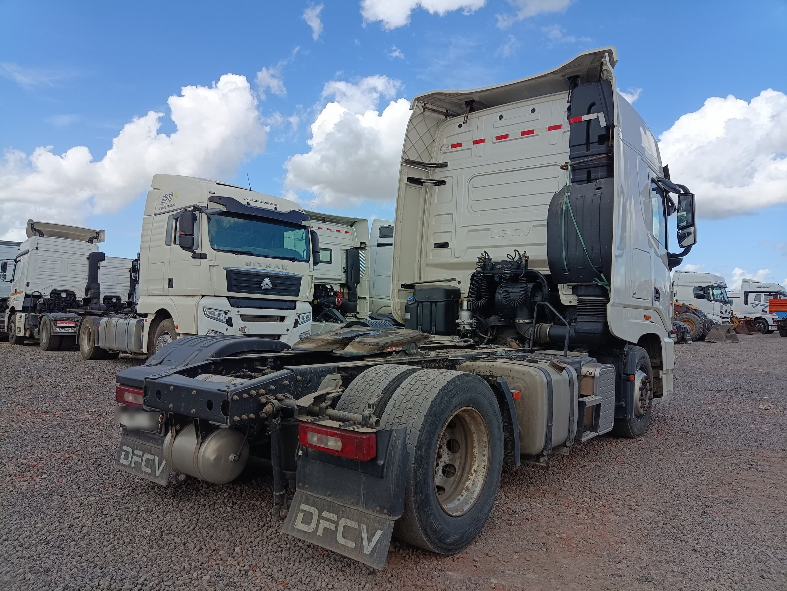 Dongfeng DFH 4x2 Седельный тягач - 3