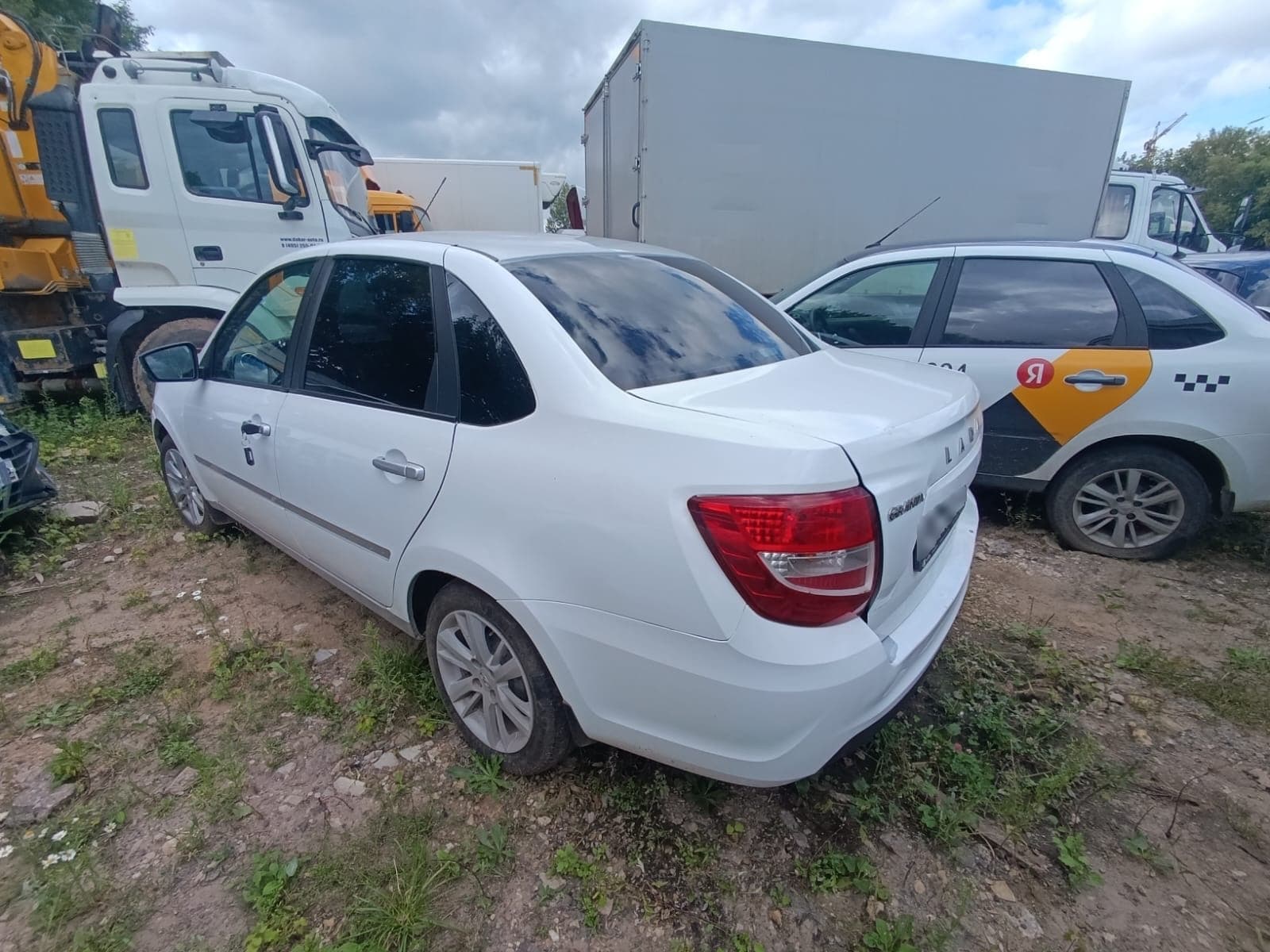 Lada Granta седан - 4