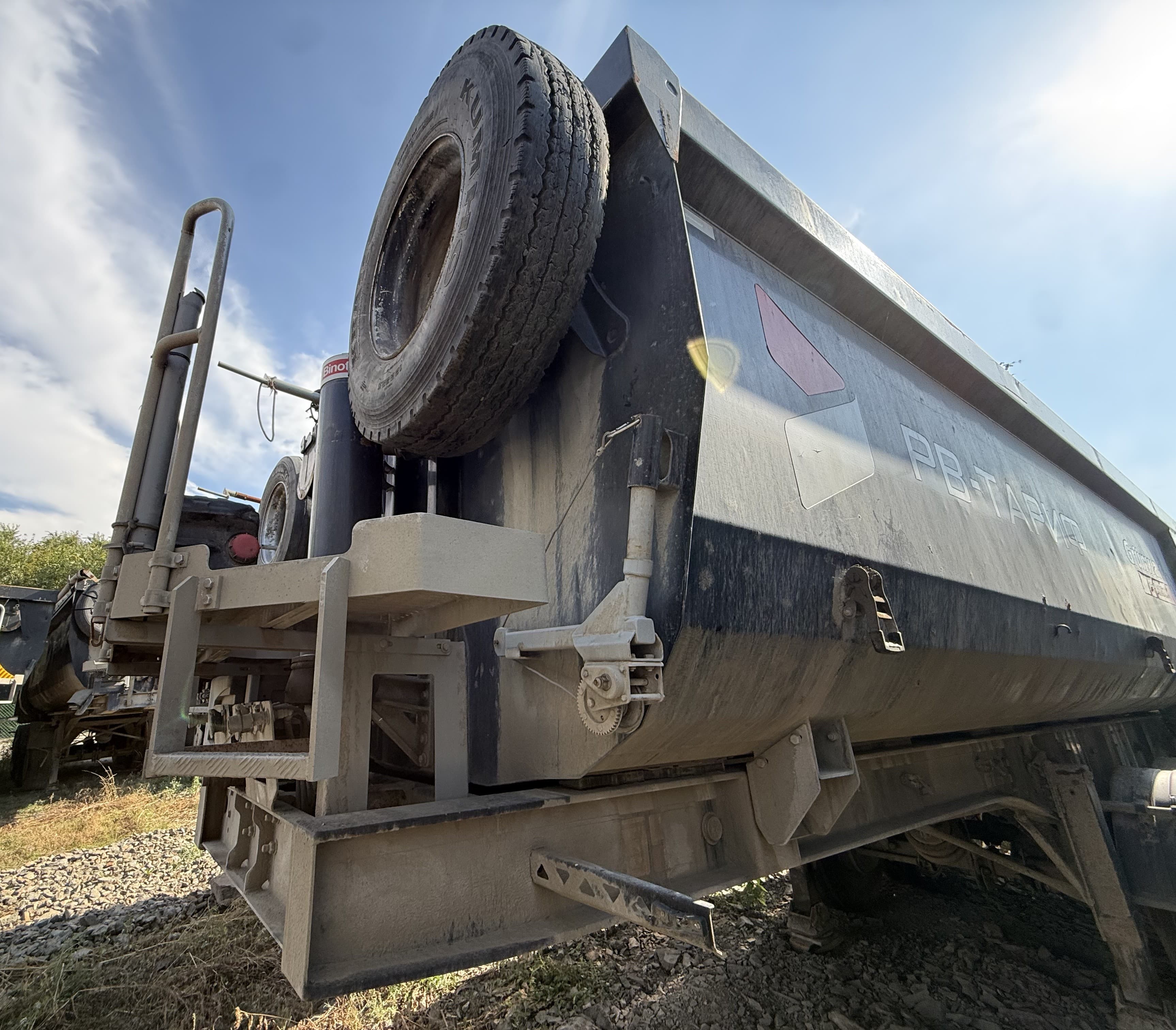 Grunwald 9453 Полуприцеп самосвальный - 1
